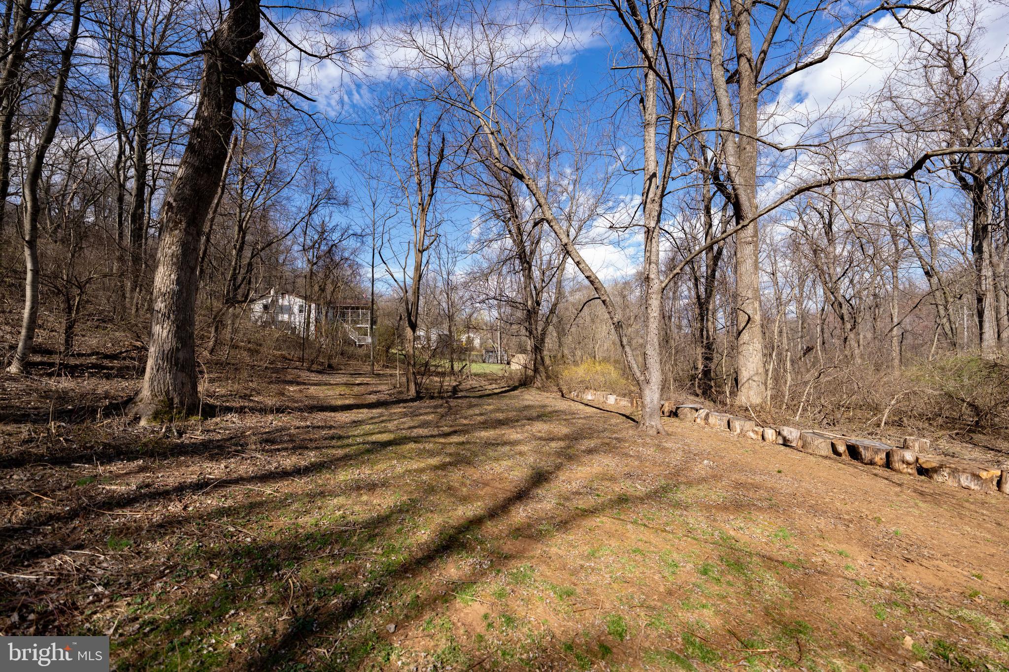 LAKE FRONT ROYAL - Residential