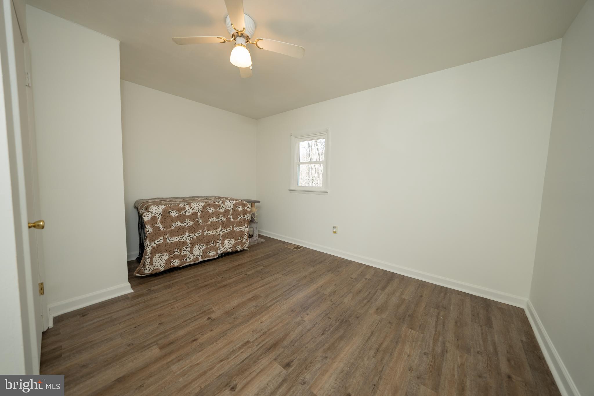 LAKE FRONT ROYAL - Residential