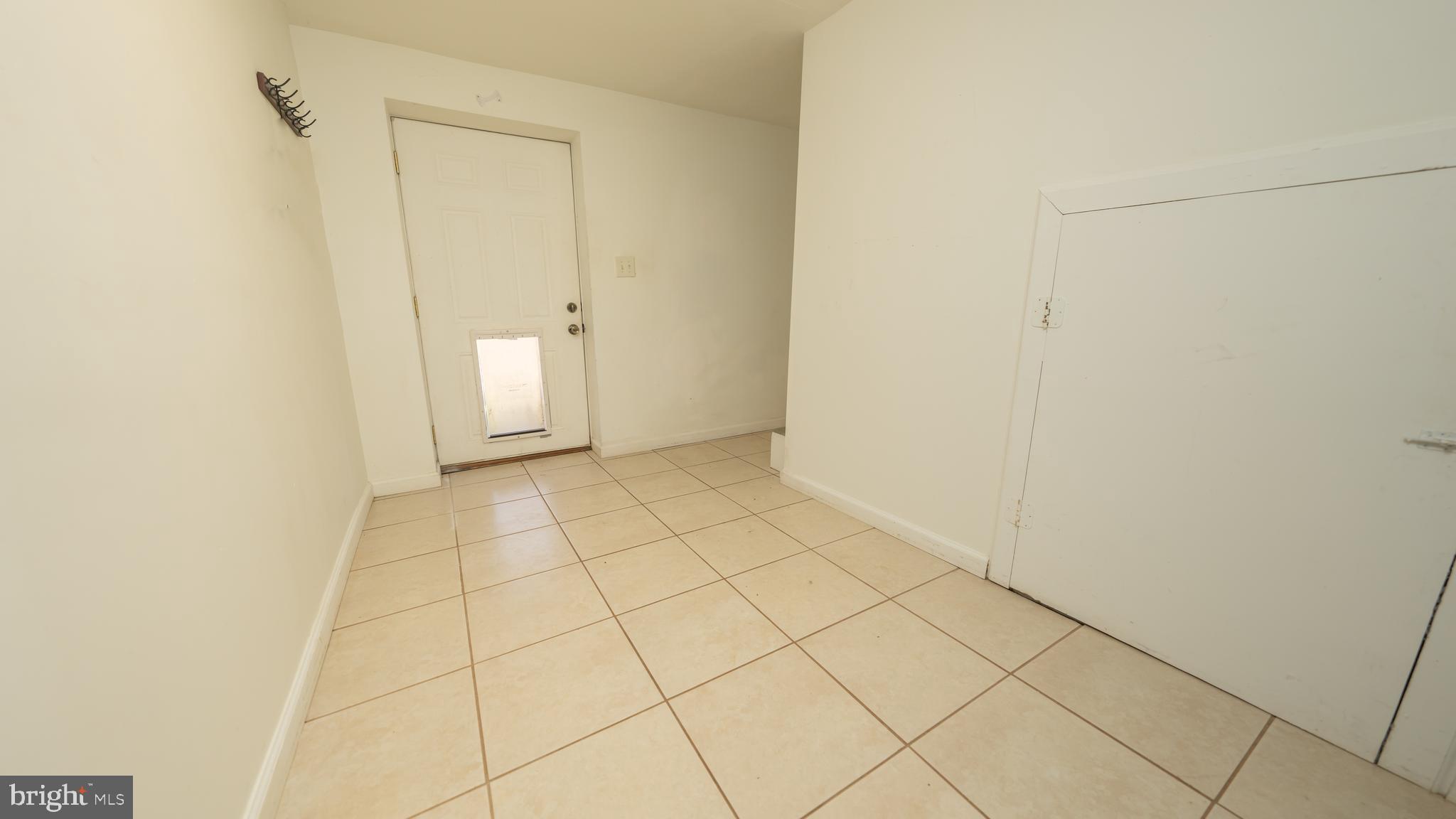 LAKE FRONT ROYAL - Residential