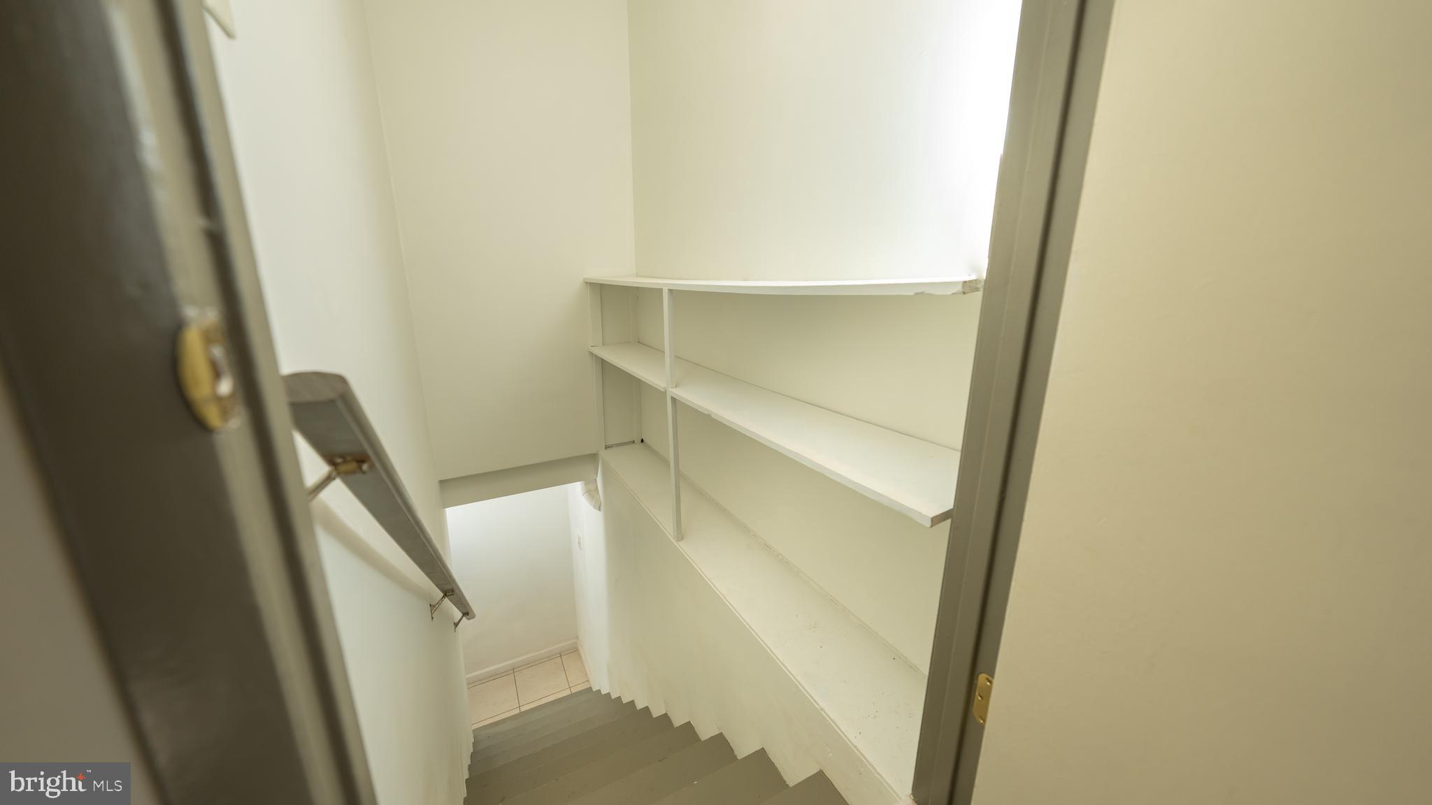 LAKE FRONT ROYAL - Residential