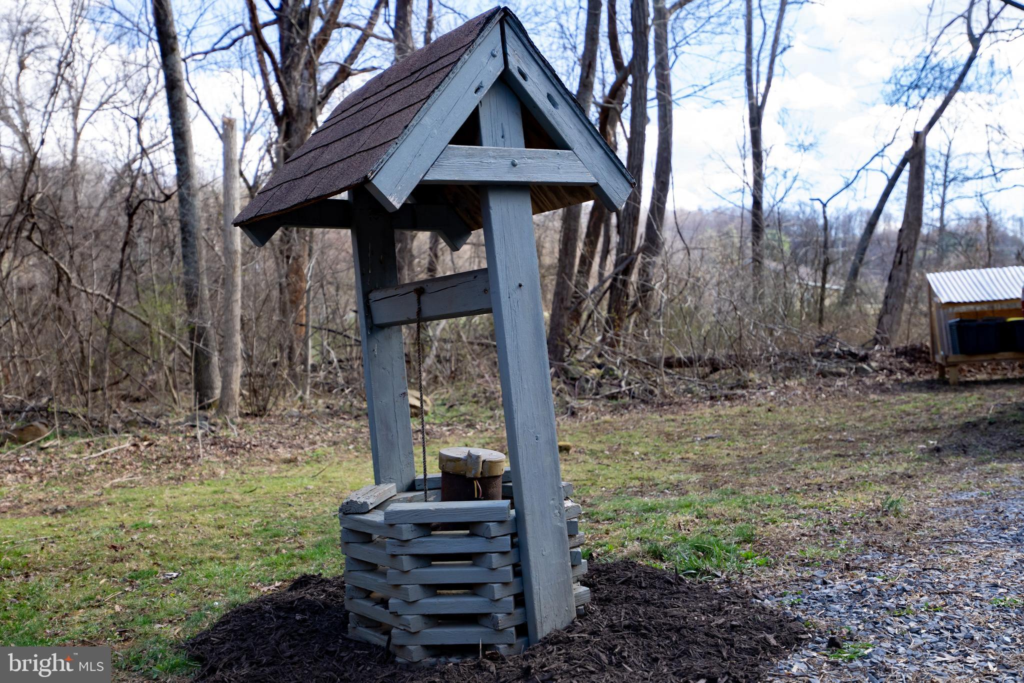 LAKE FRONT ROYAL - Residential