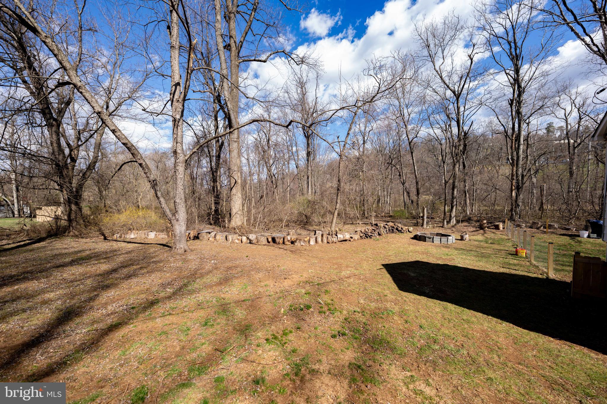 LAKE FRONT ROYAL - Residential