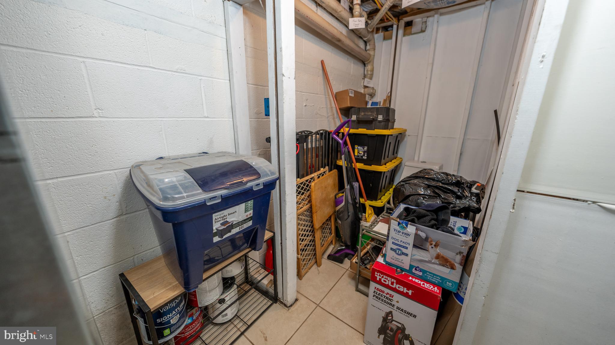 LAKE FRONT ROYAL - Residential