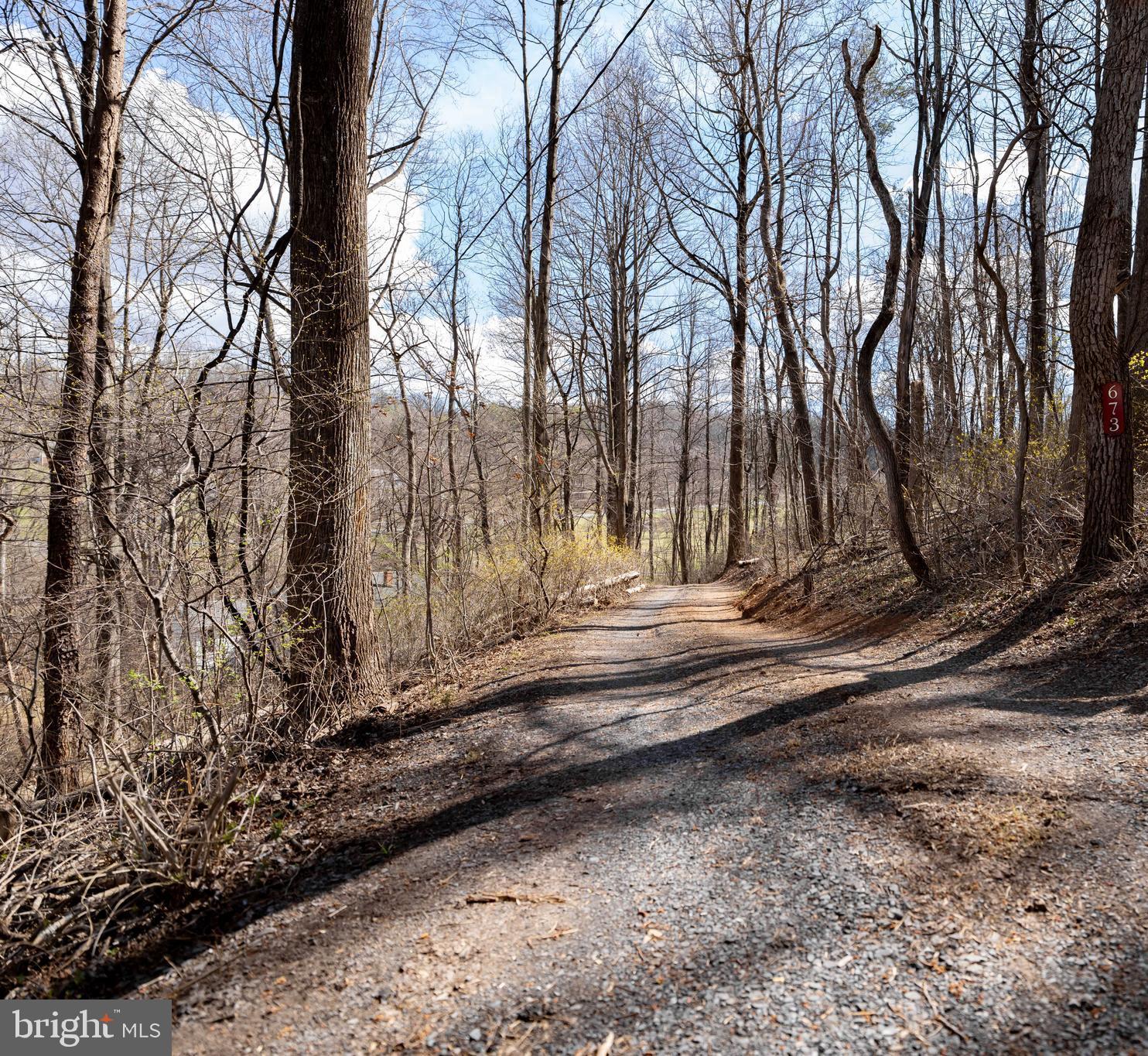 LAKE FRONT ROYAL - Residential