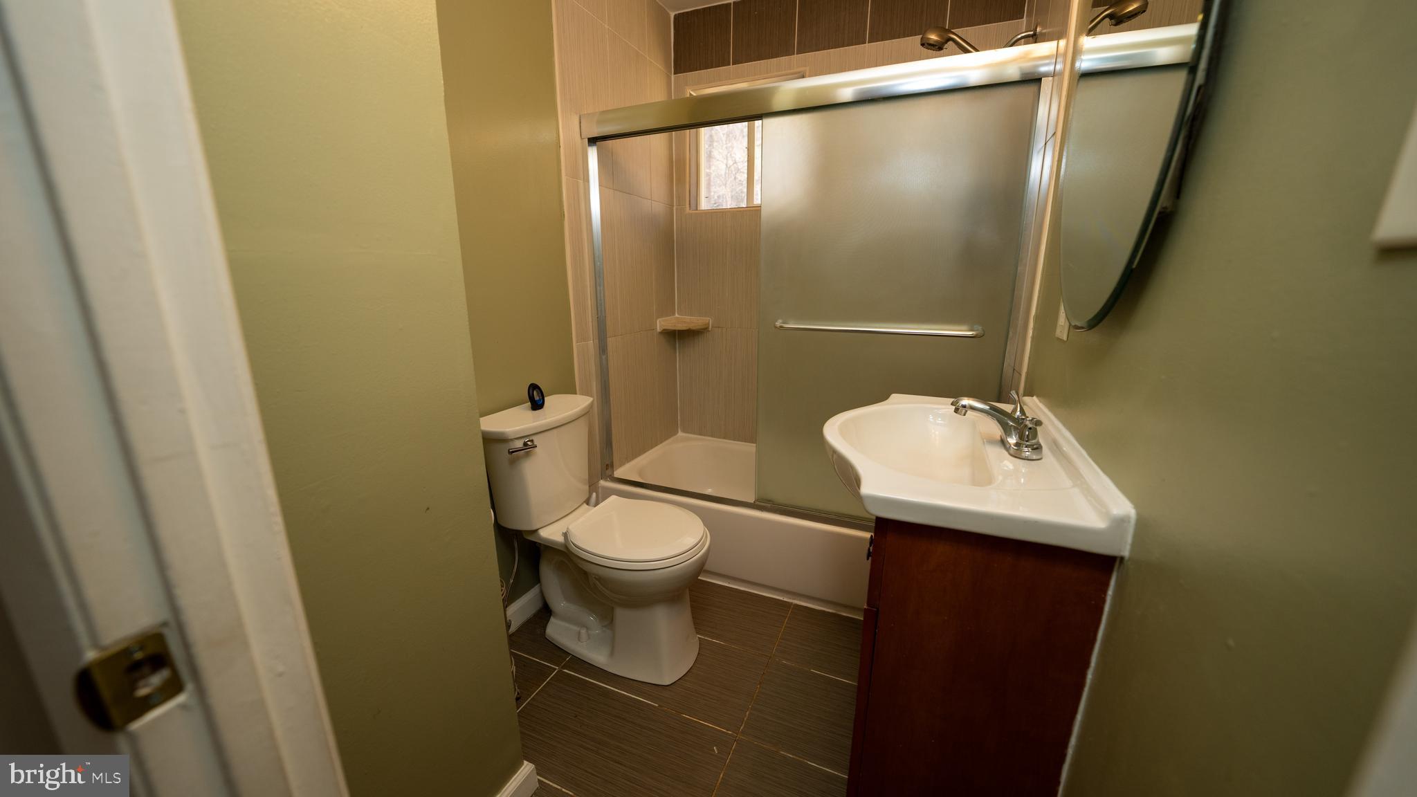 LAKE FRONT ROYAL - Residential