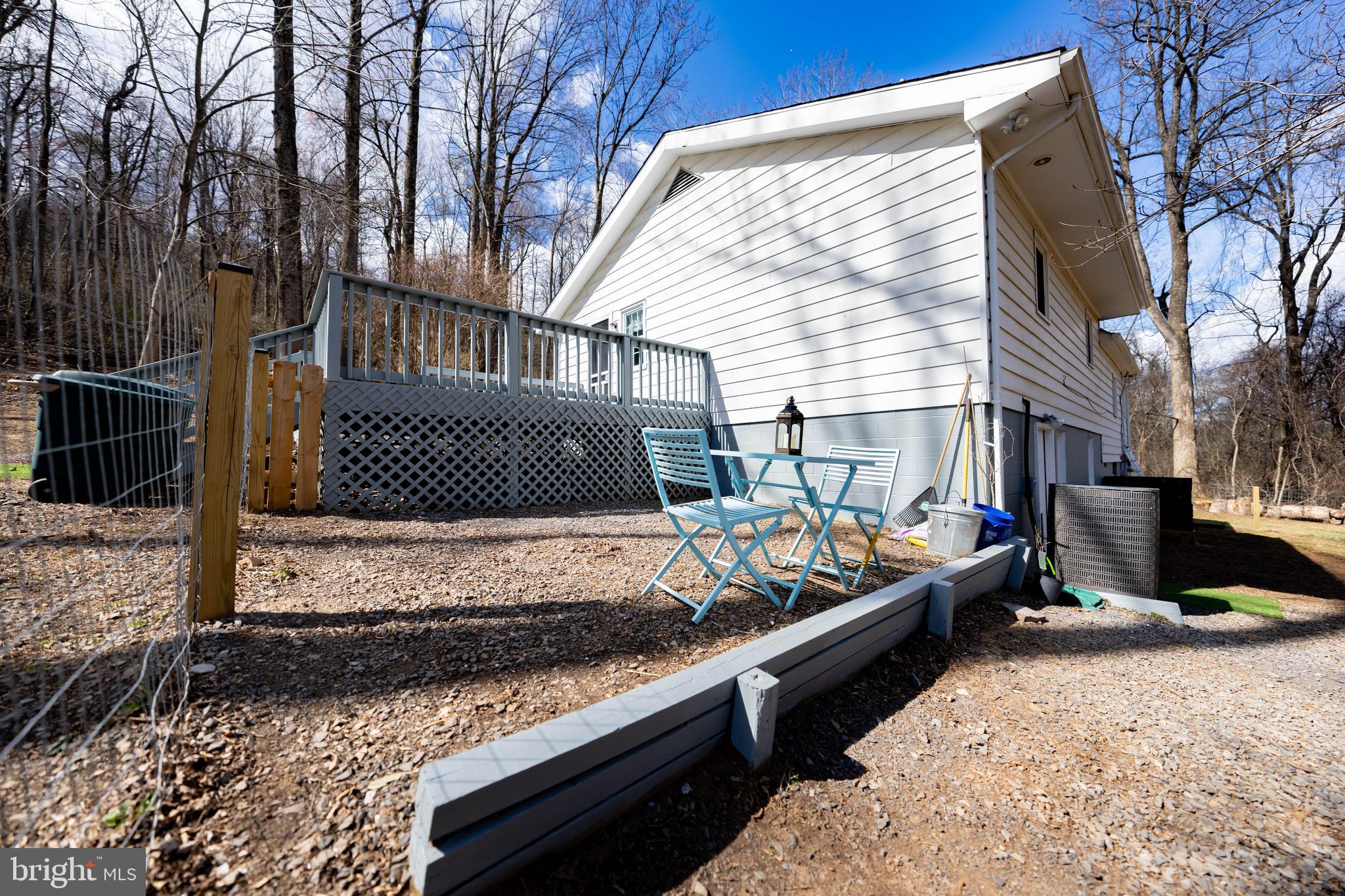 LAKE FRONT ROYAL - Residential