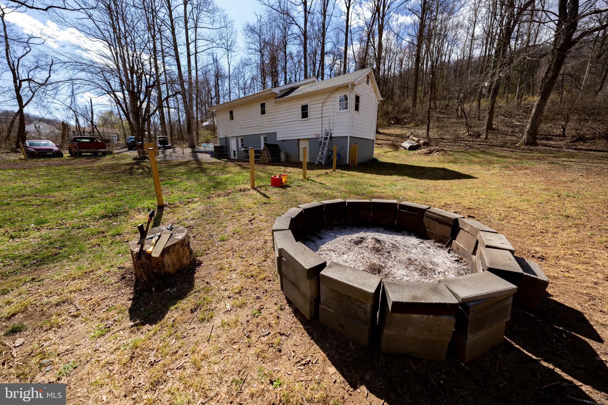 LAKE FRONT ROYAL - Residential