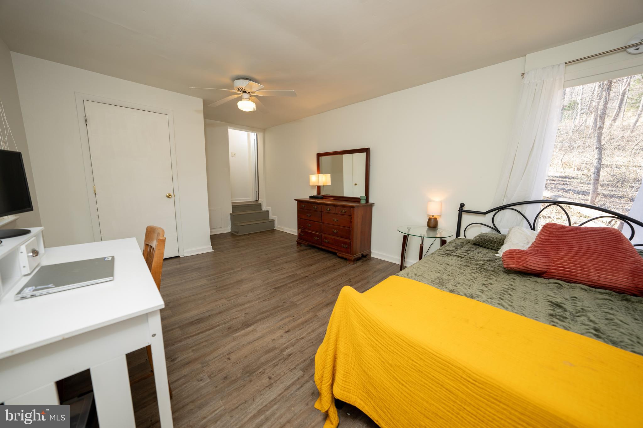 LAKE FRONT ROYAL - Residential