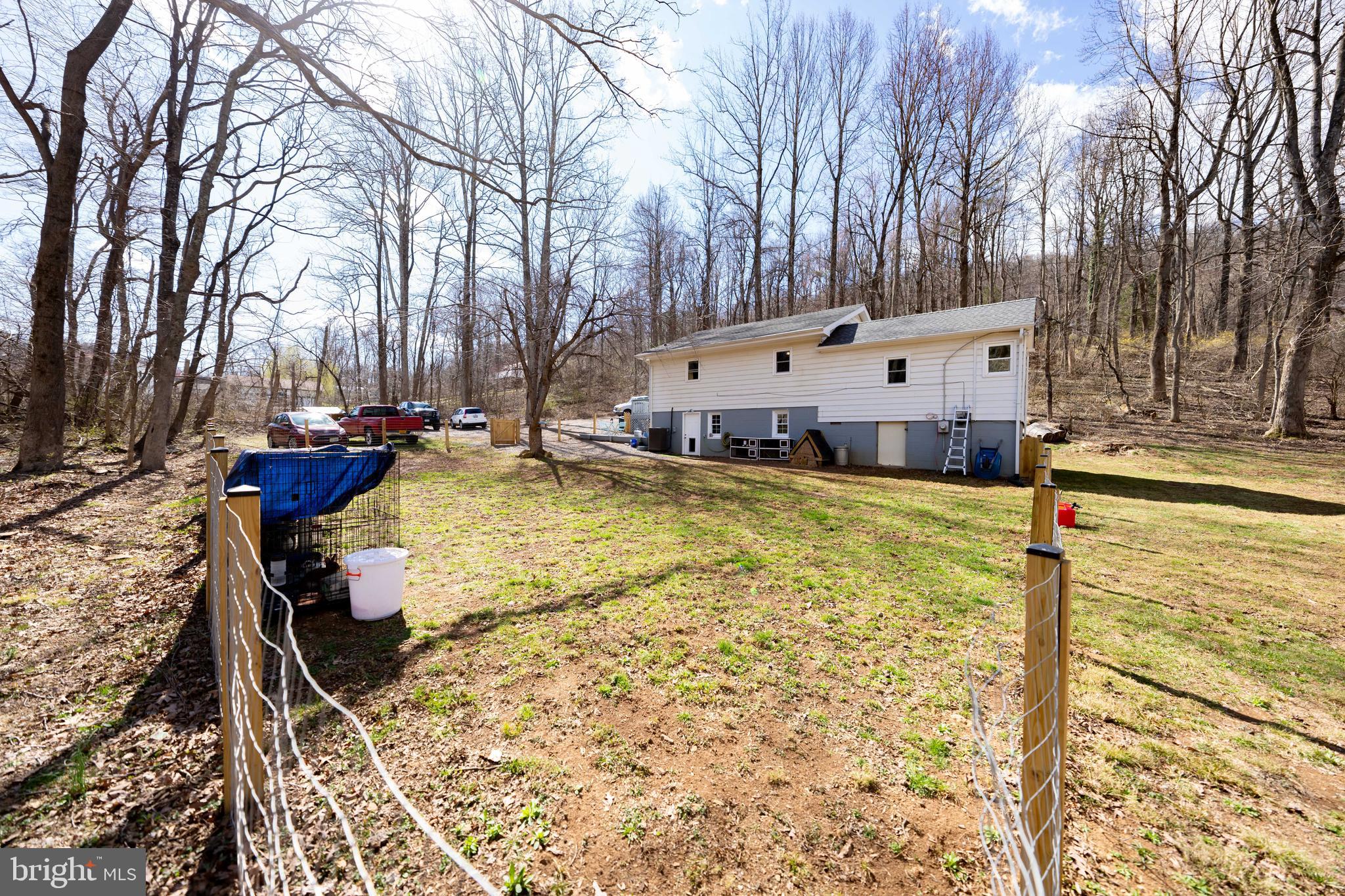 LAKE FRONT ROYAL - Residential