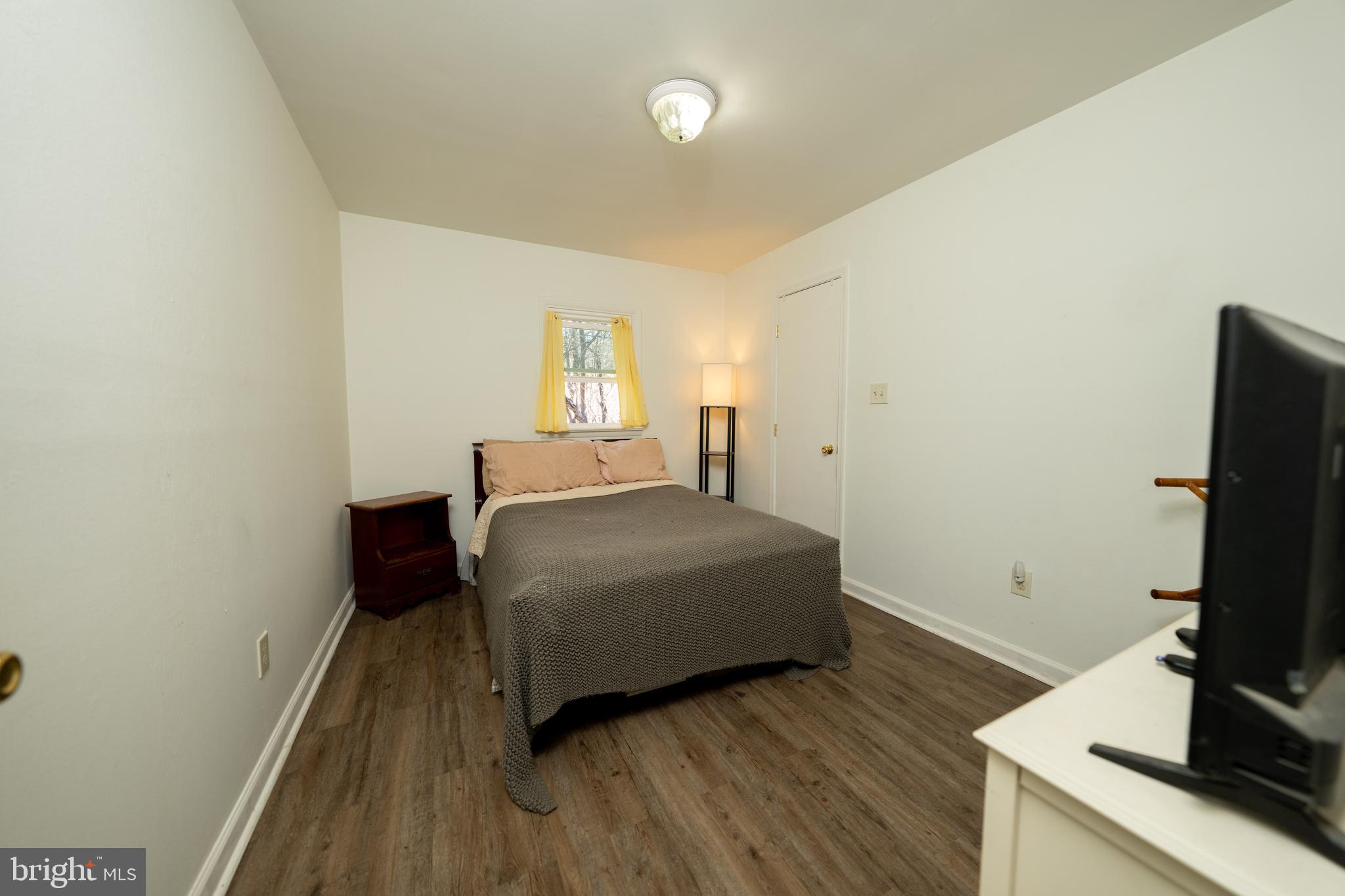 LAKE FRONT ROYAL - Residential