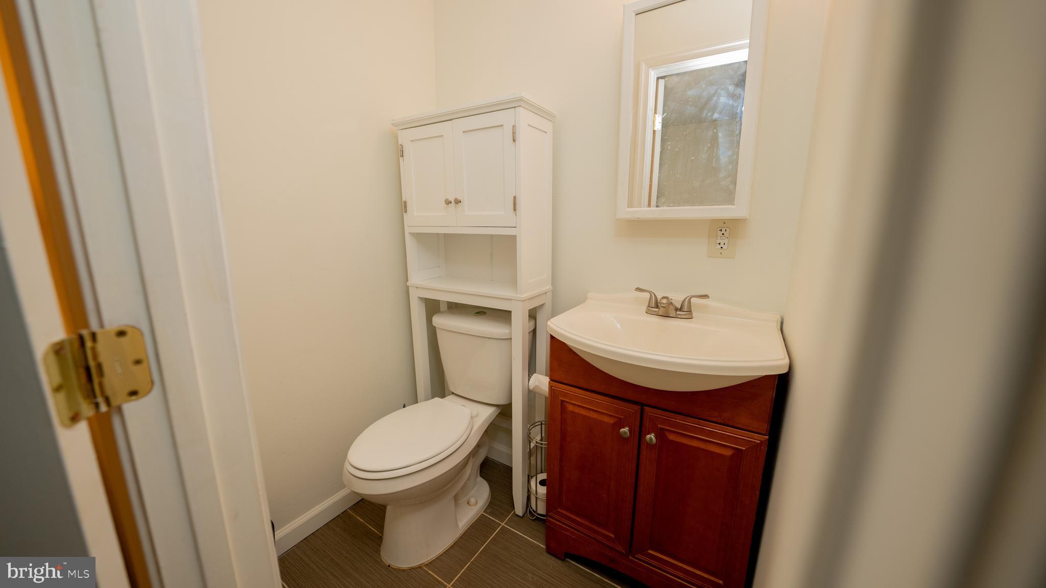 LAKE FRONT ROYAL - Residential