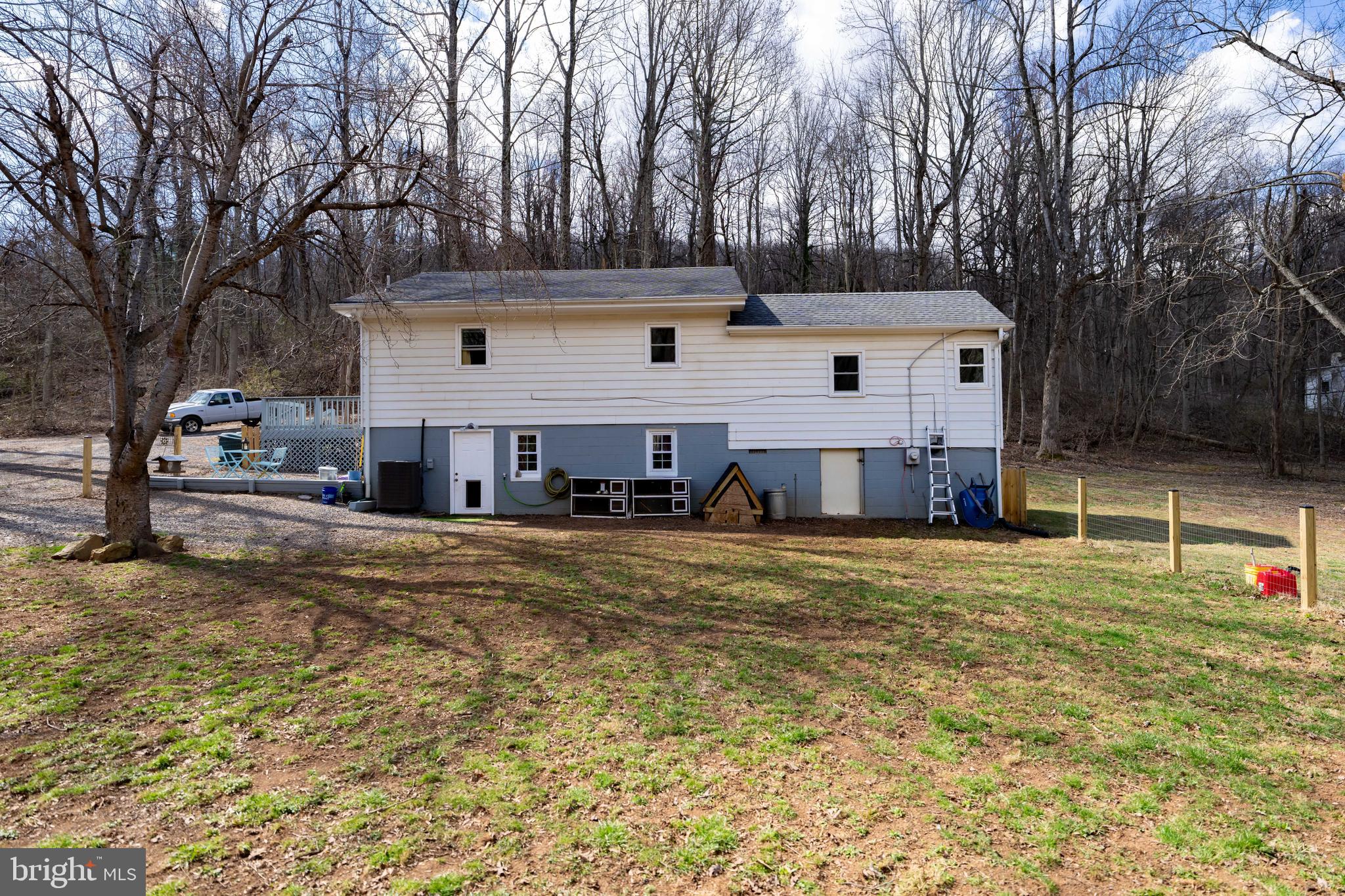 LAKE FRONT ROYAL - Residential