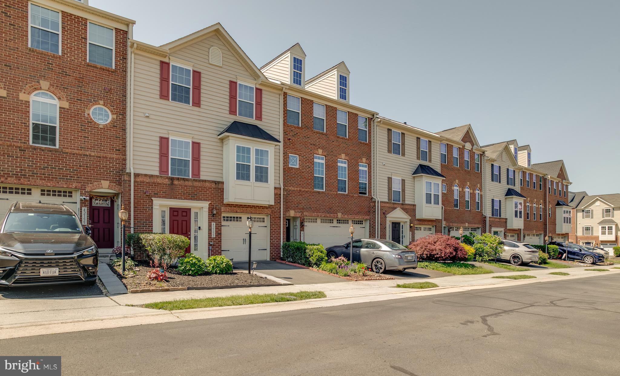 SEVEN HILLS - Residential