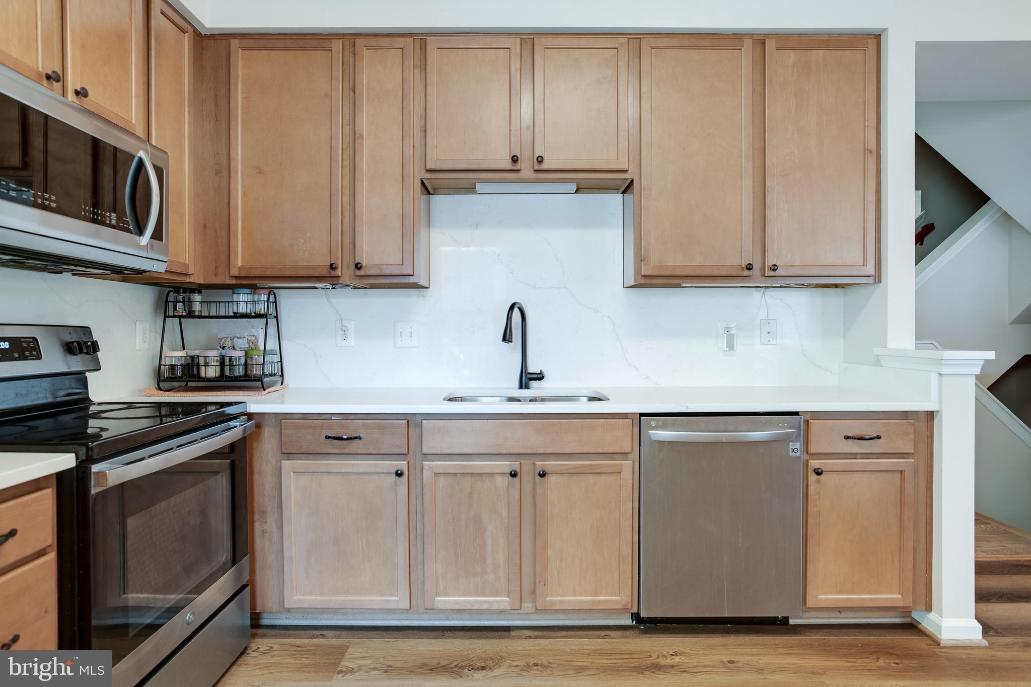 SEVEN HILLS - Residential