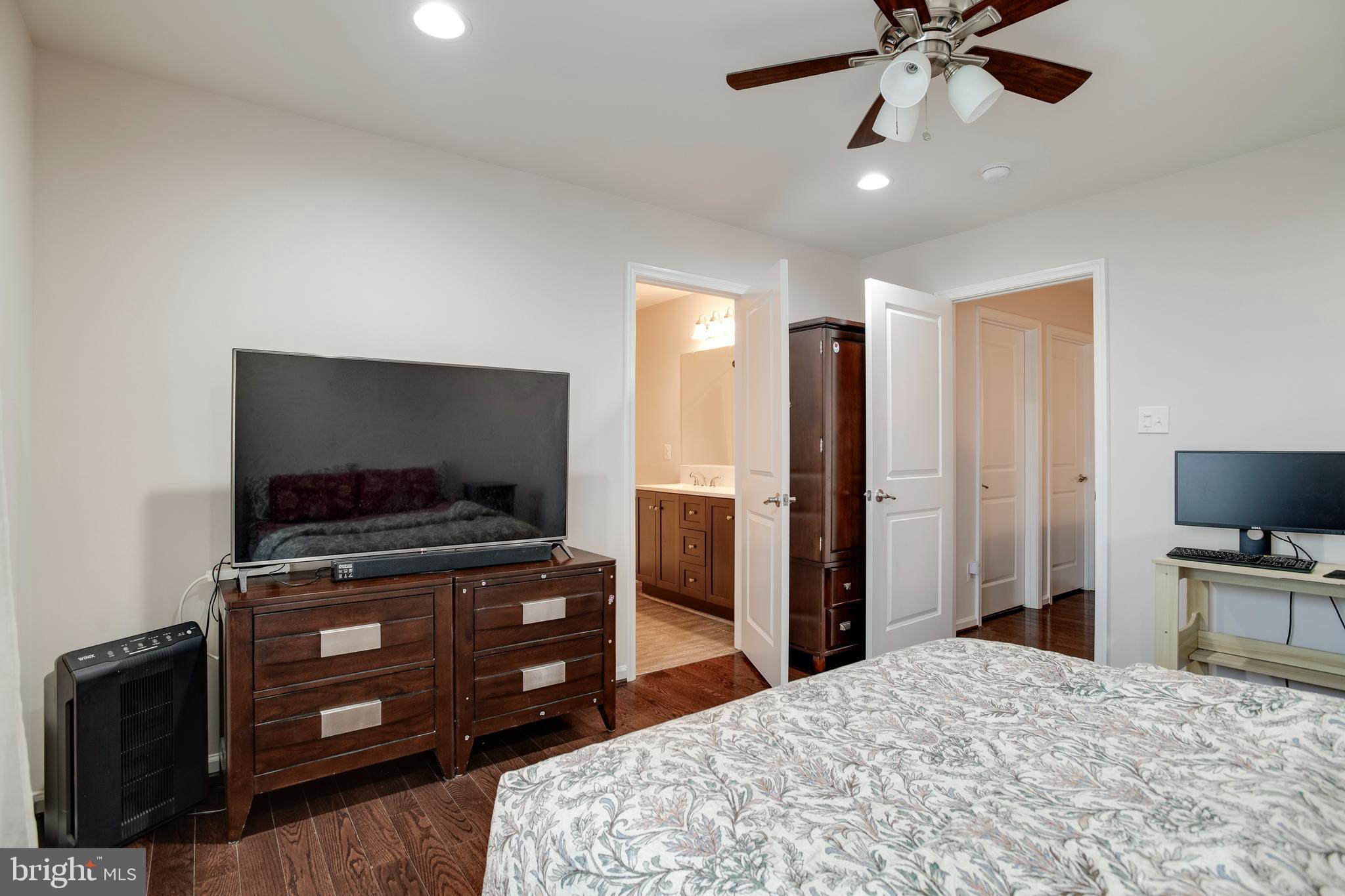 SEVEN HILLS - Residential