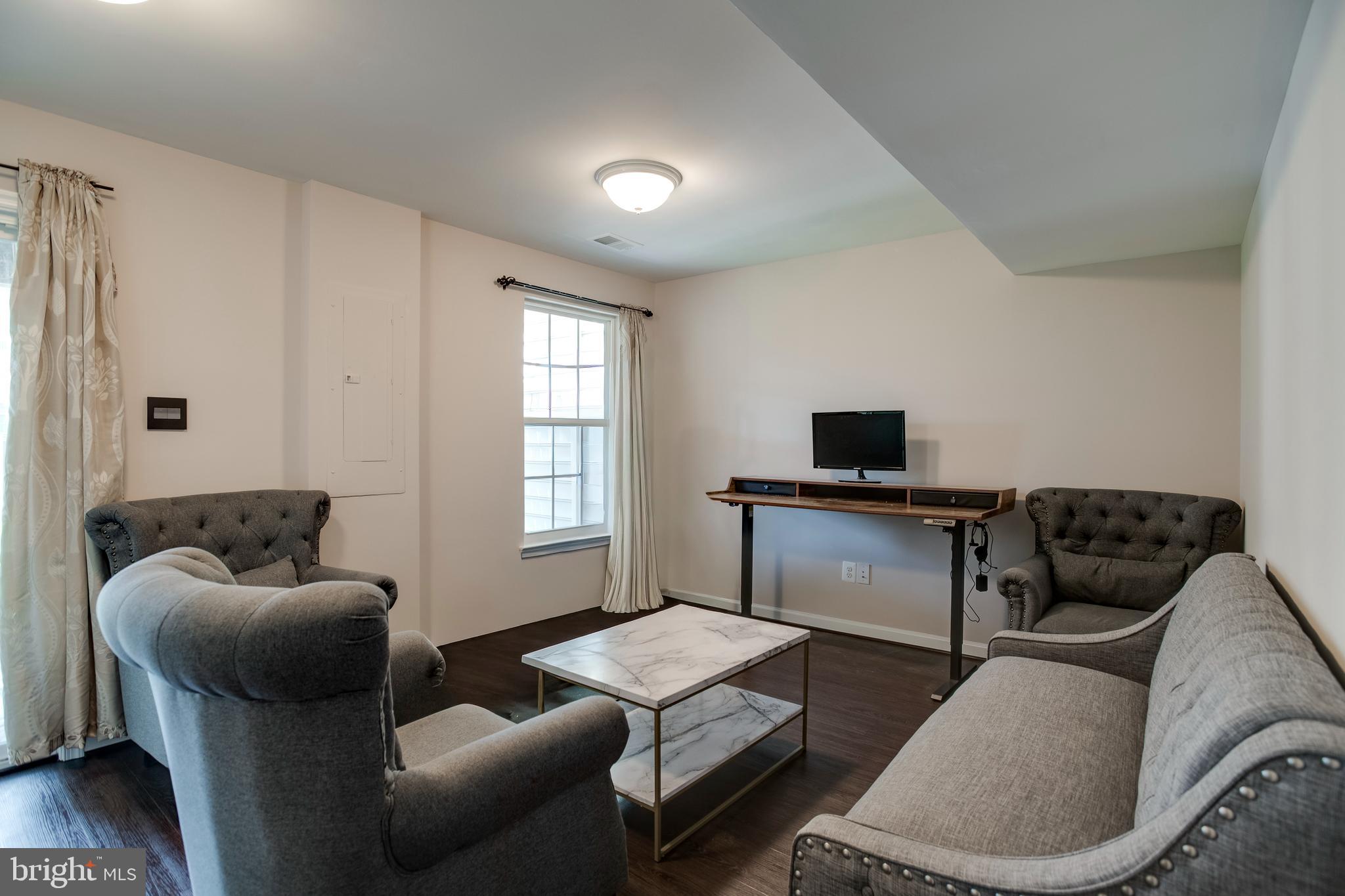 SEVEN HILLS - Residential