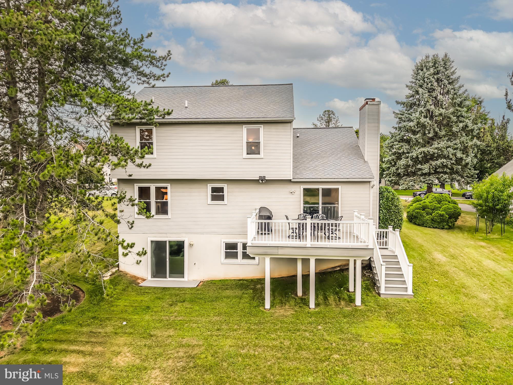 557 SUMMERCROFT DRIVE
