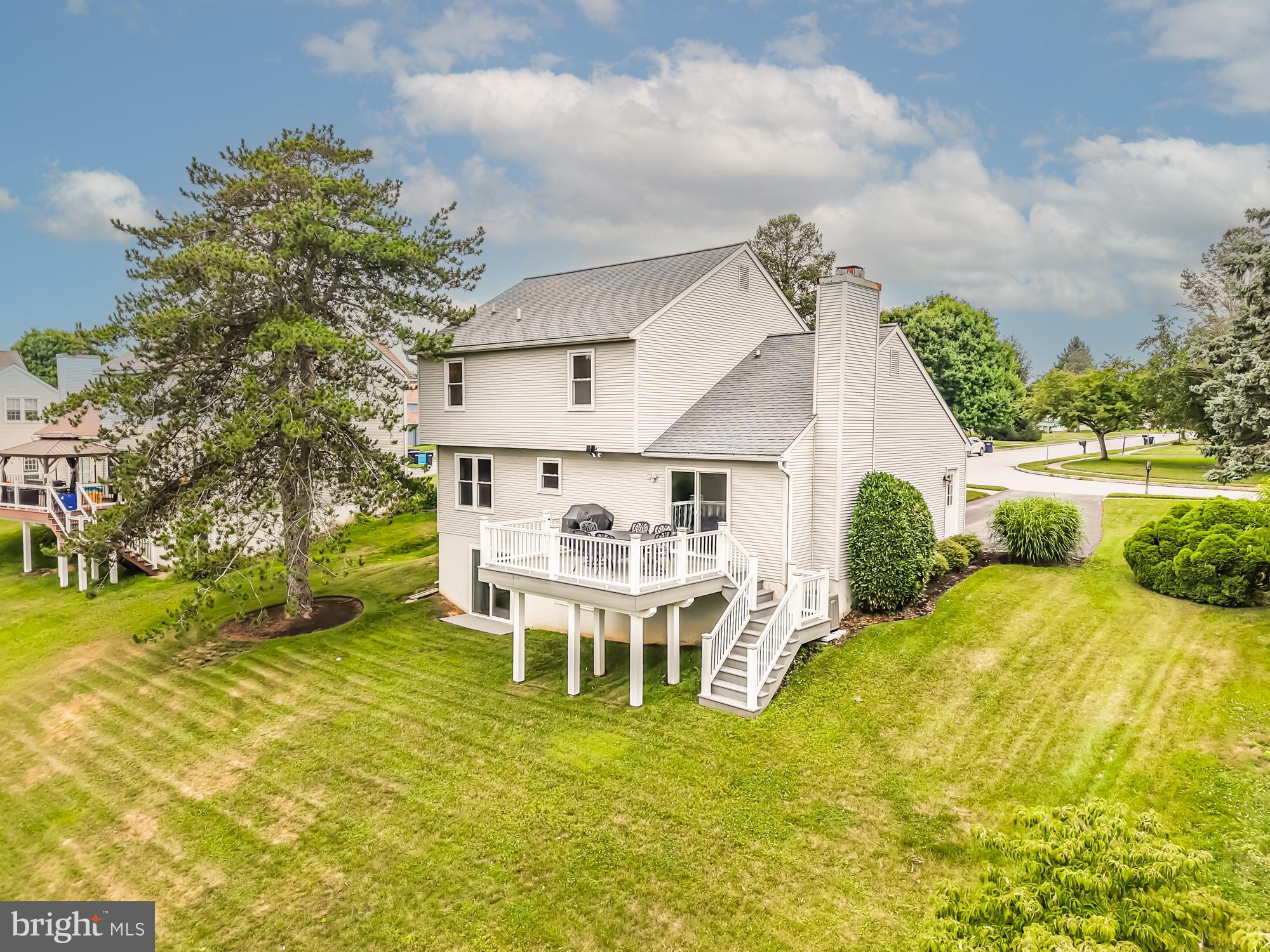 557 SUMMERCROFT DRIVE
