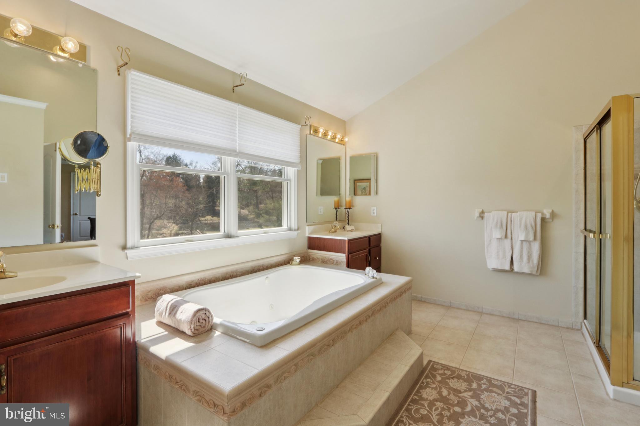 NORTHAMPTON CREST - Residential