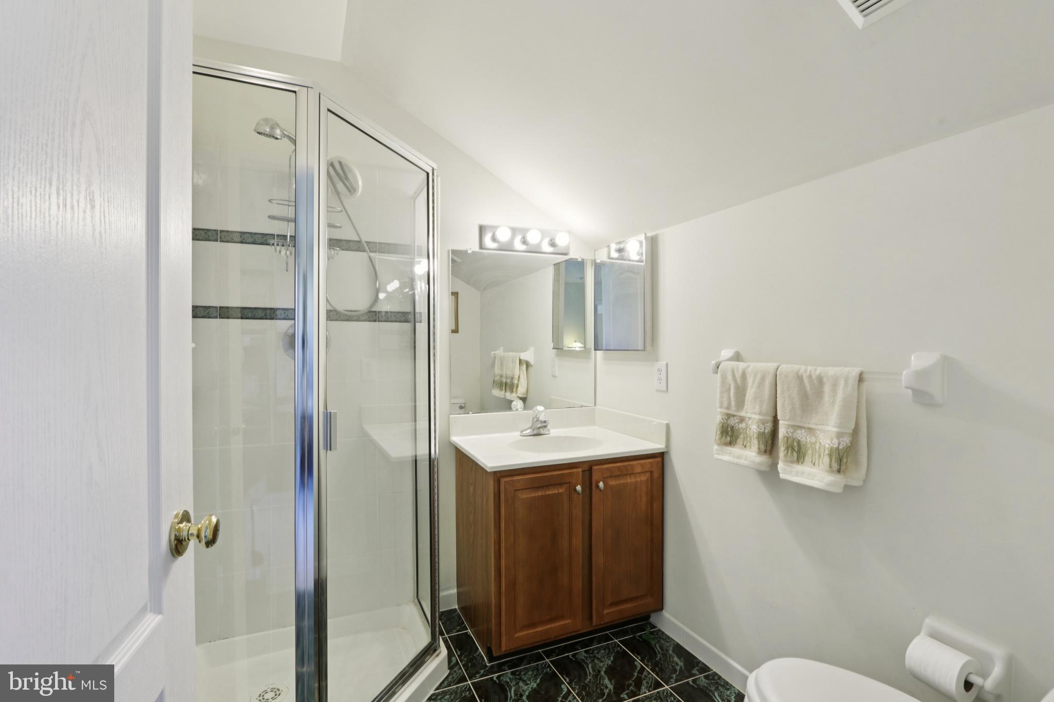 NORTHAMPTON CREST - Residential