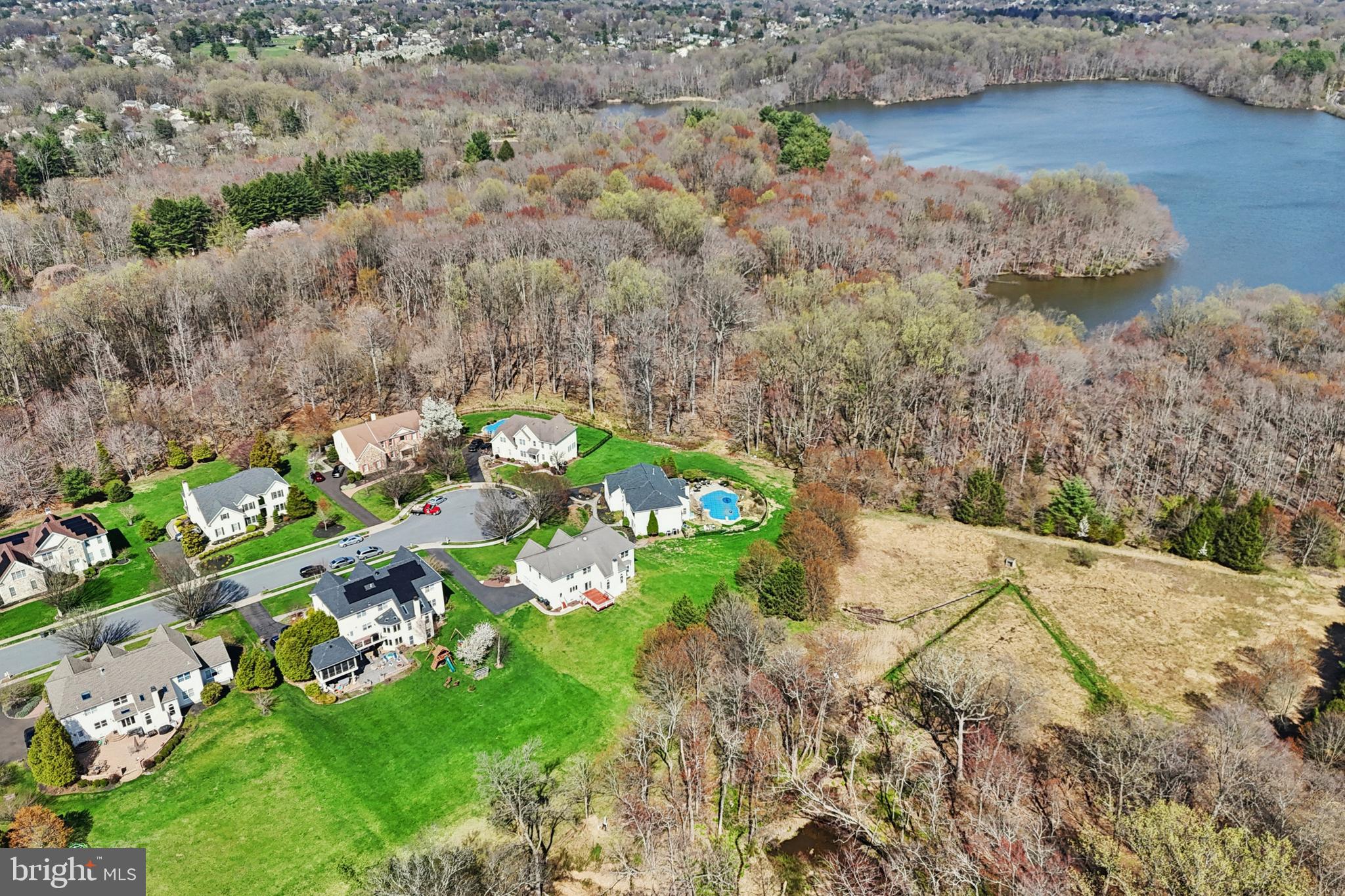 NORTHAMPTON CREST - Residential