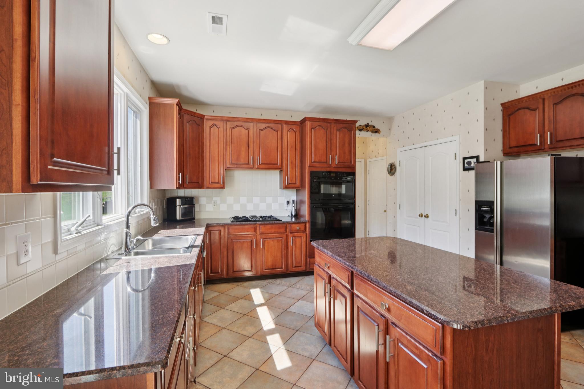 NORTHAMPTON CREST - Residential