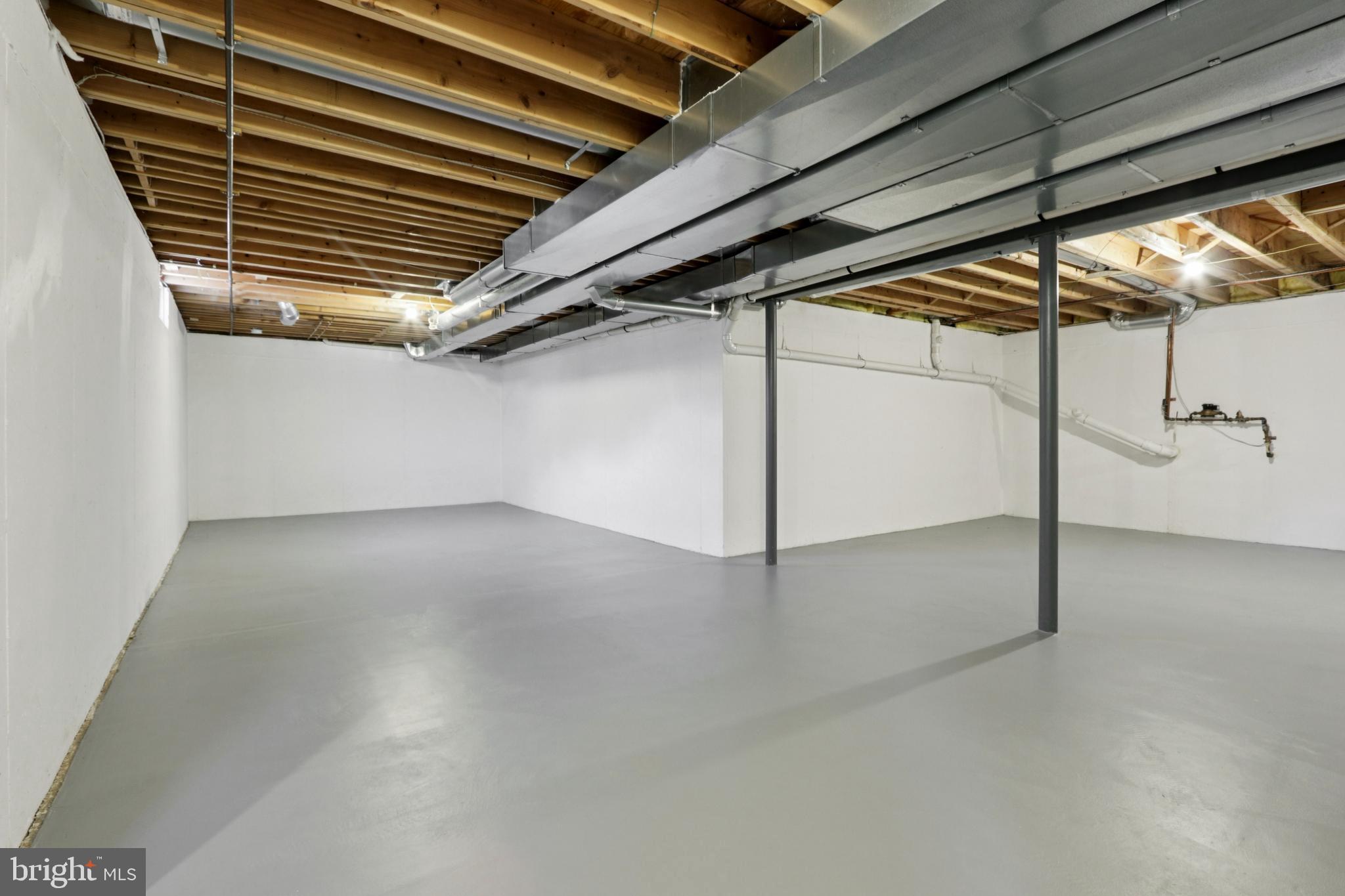 NORTHAMPTON CREST - Residential