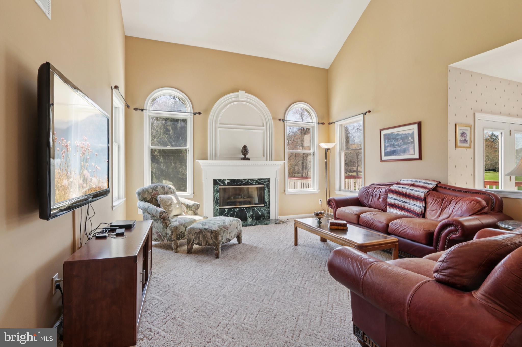 NORTHAMPTON CREST - Residential