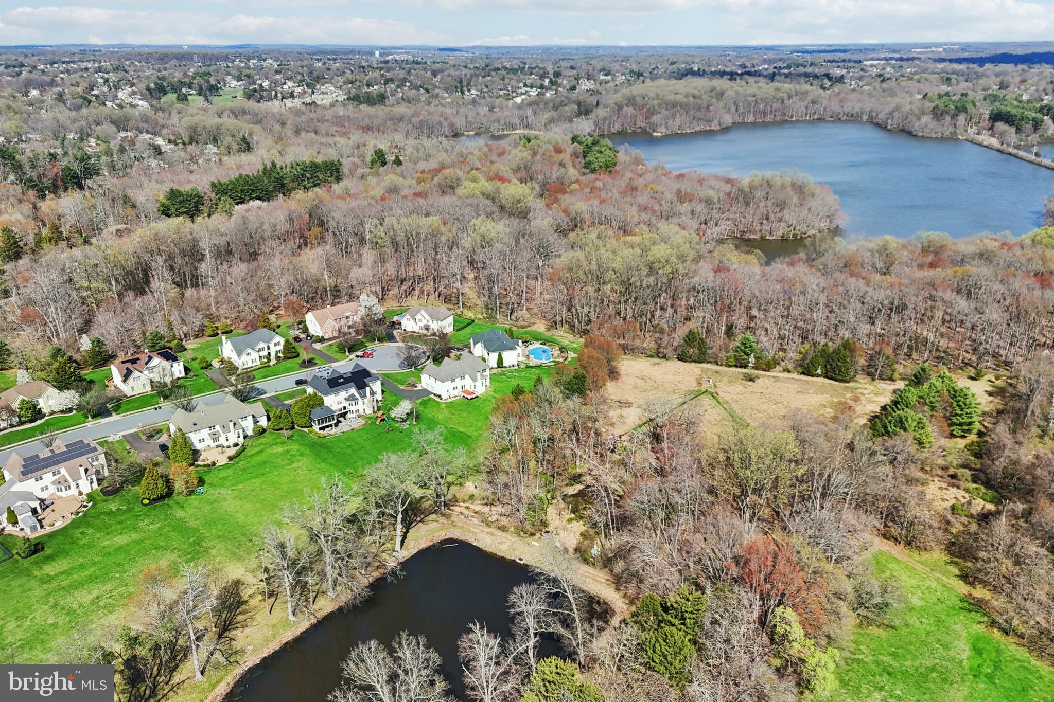 NORTHAMPTON CREST - Residential