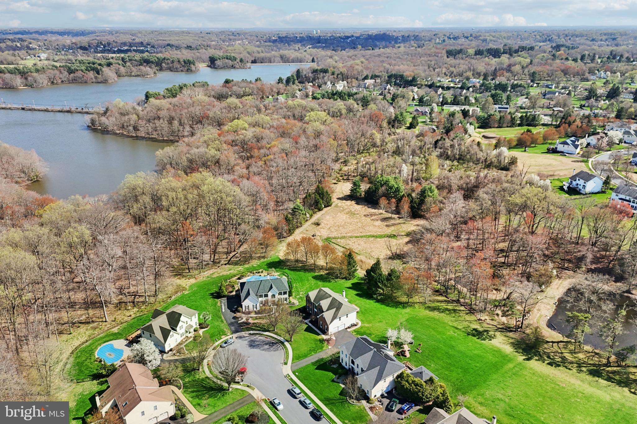 NORTHAMPTON CREST - Residential