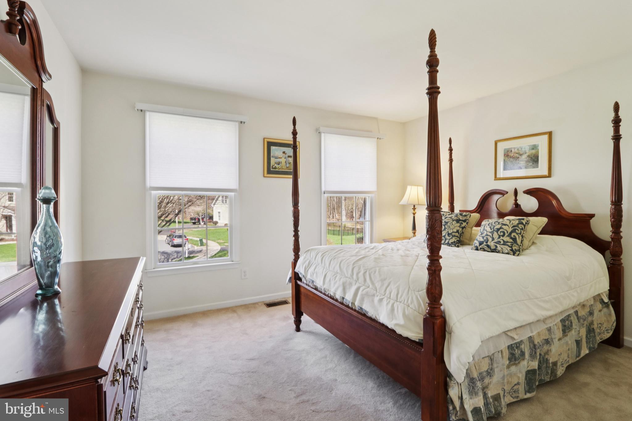 NORTHAMPTON CREST - Residential