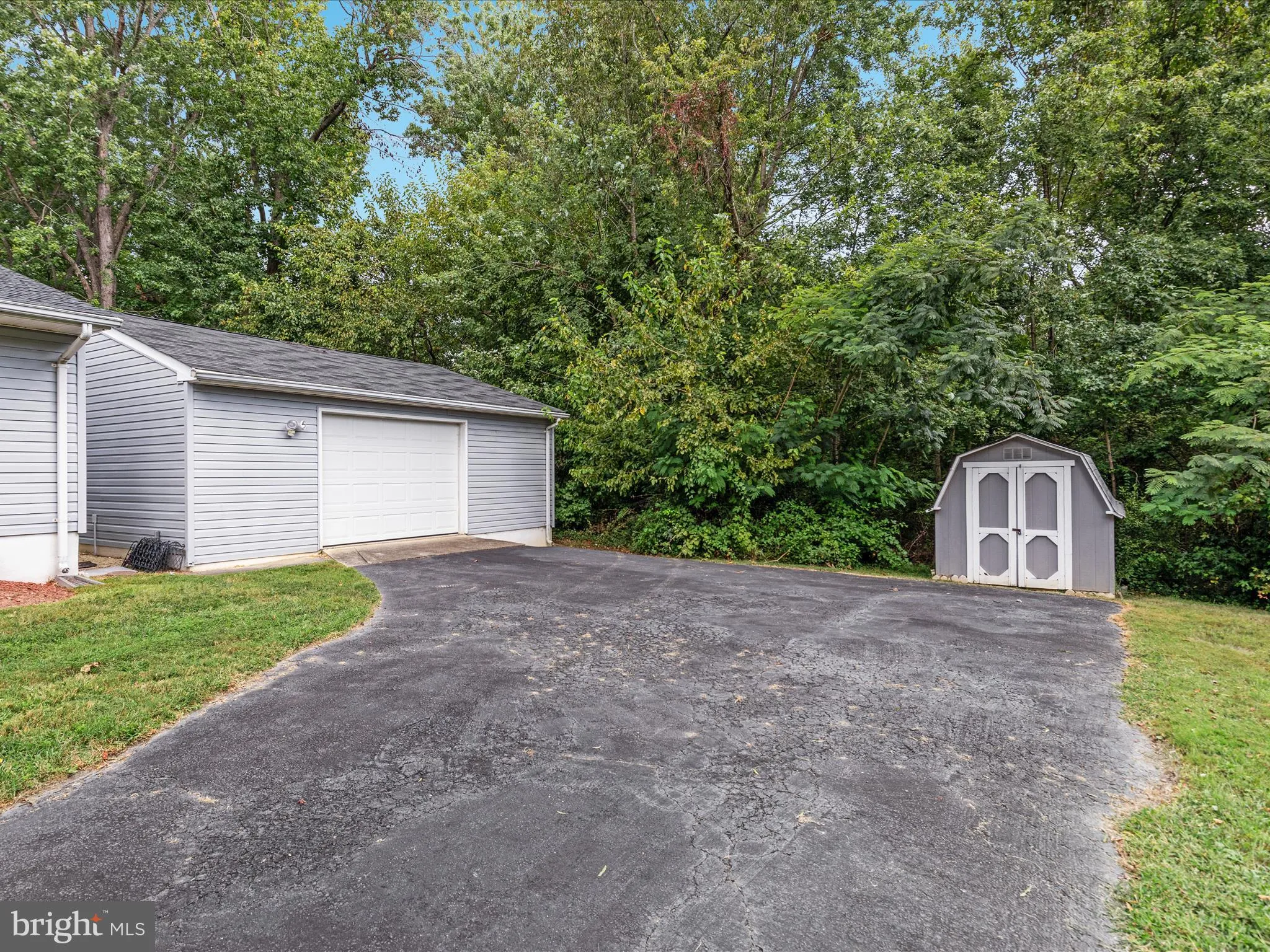 Alexandria, Virginia 22309, United States, 3 Bedrooms Bedrooms, ,2 BathroomsBathrooms,Residential,Pending,205170