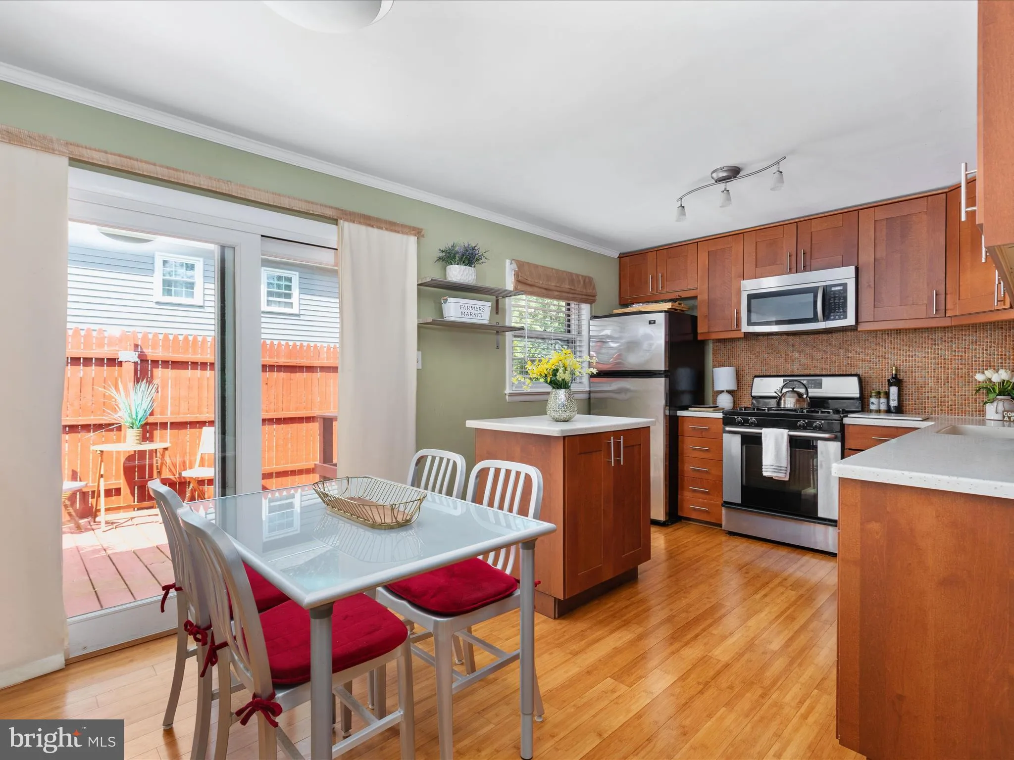 Alexandria, Virginia 22309, United States, 3 Bedrooms Bedrooms, ,2 BathroomsBathrooms,Residential,Pending,205170