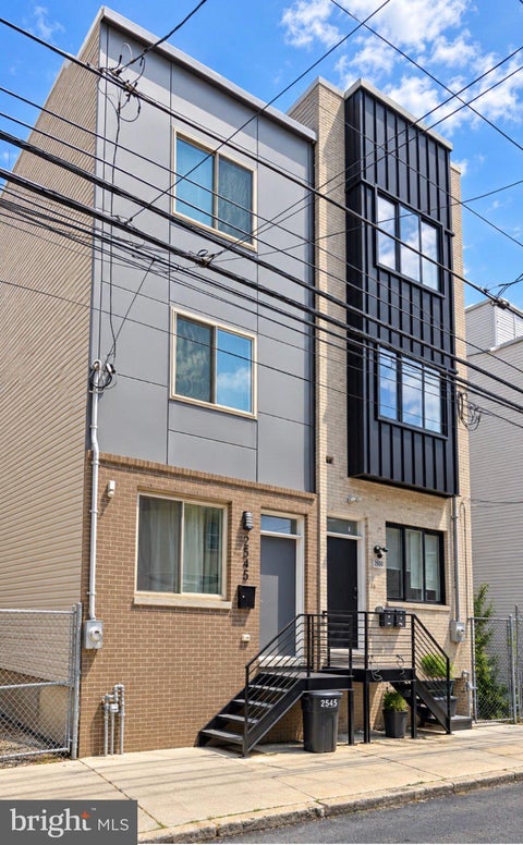 Townhouse For Sale - 2545 N Howard Street<br/> Philadelphia County, PHILADELPHIA, PA 19133