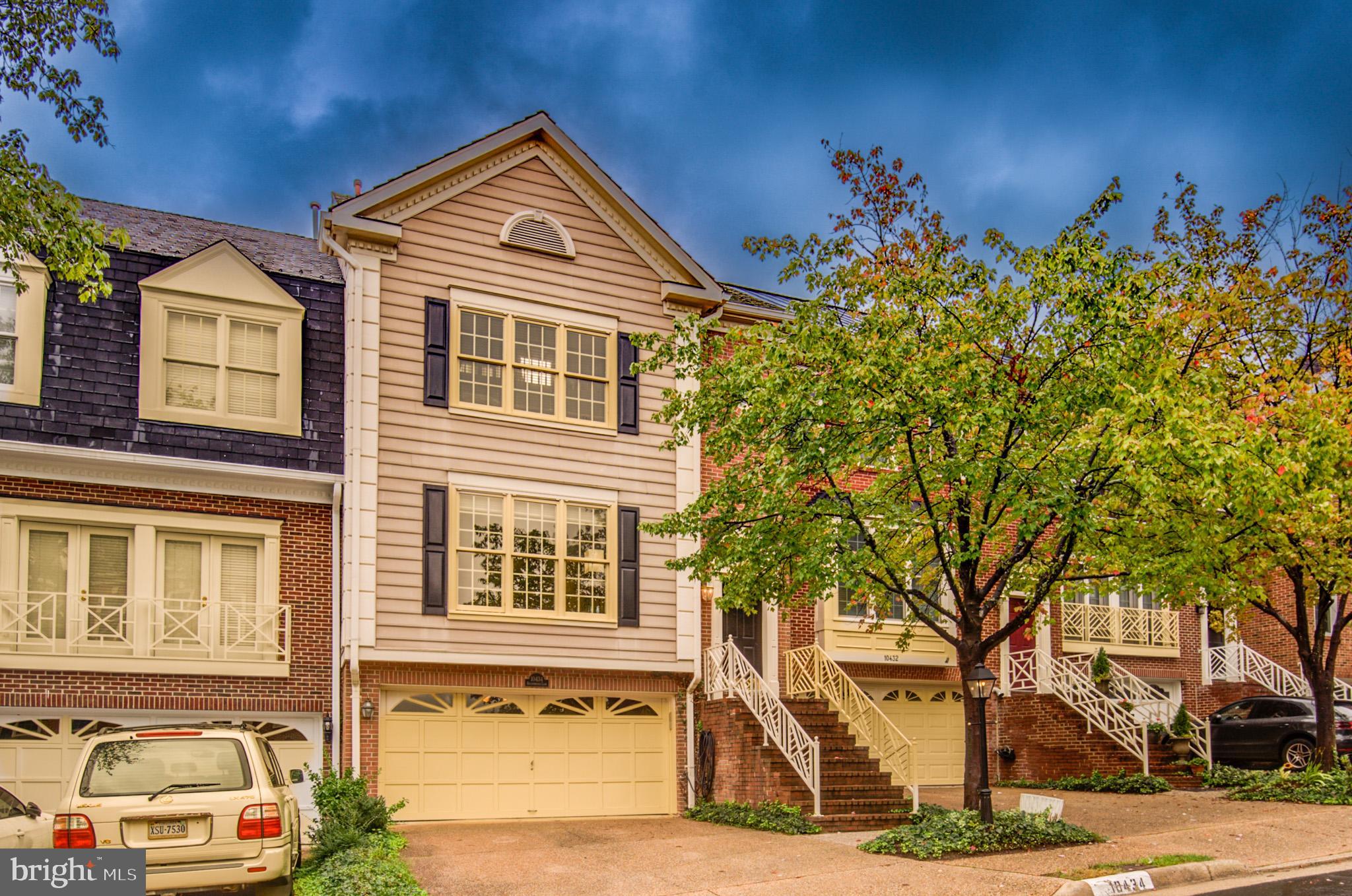 COURTHOUSE SQUARE - Residential