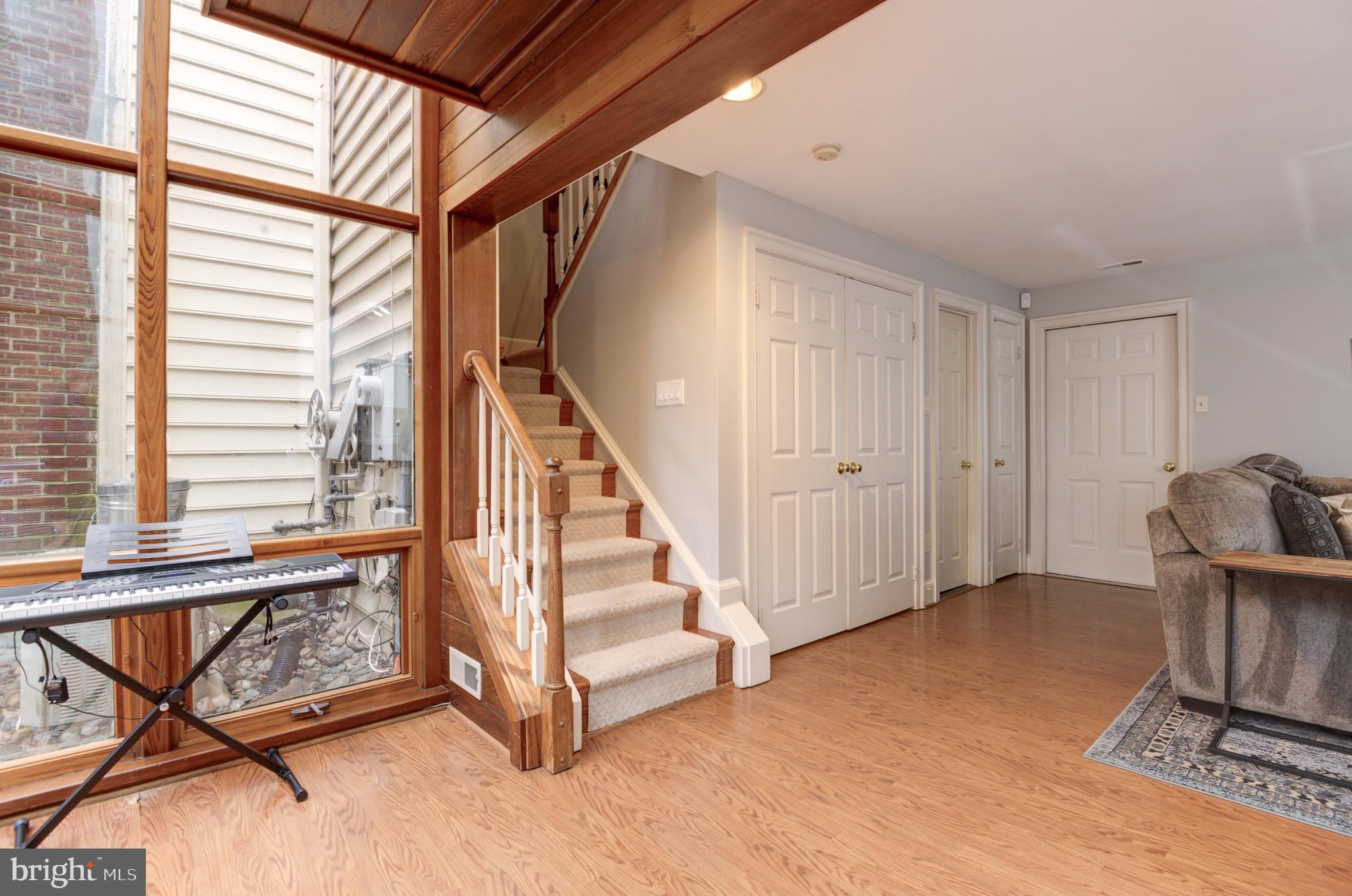 COURTHOUSE SQUARE - Residential