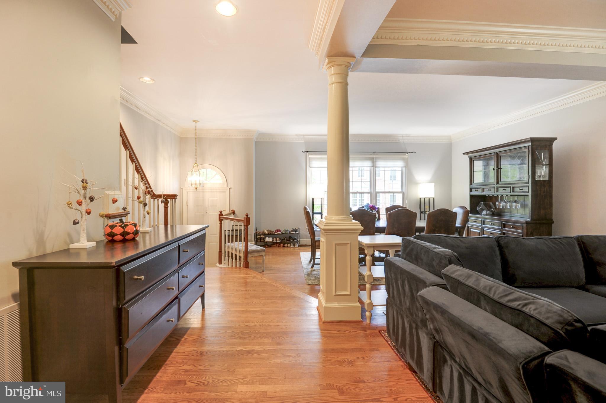 COURTHOUSE SQUARE - Residential