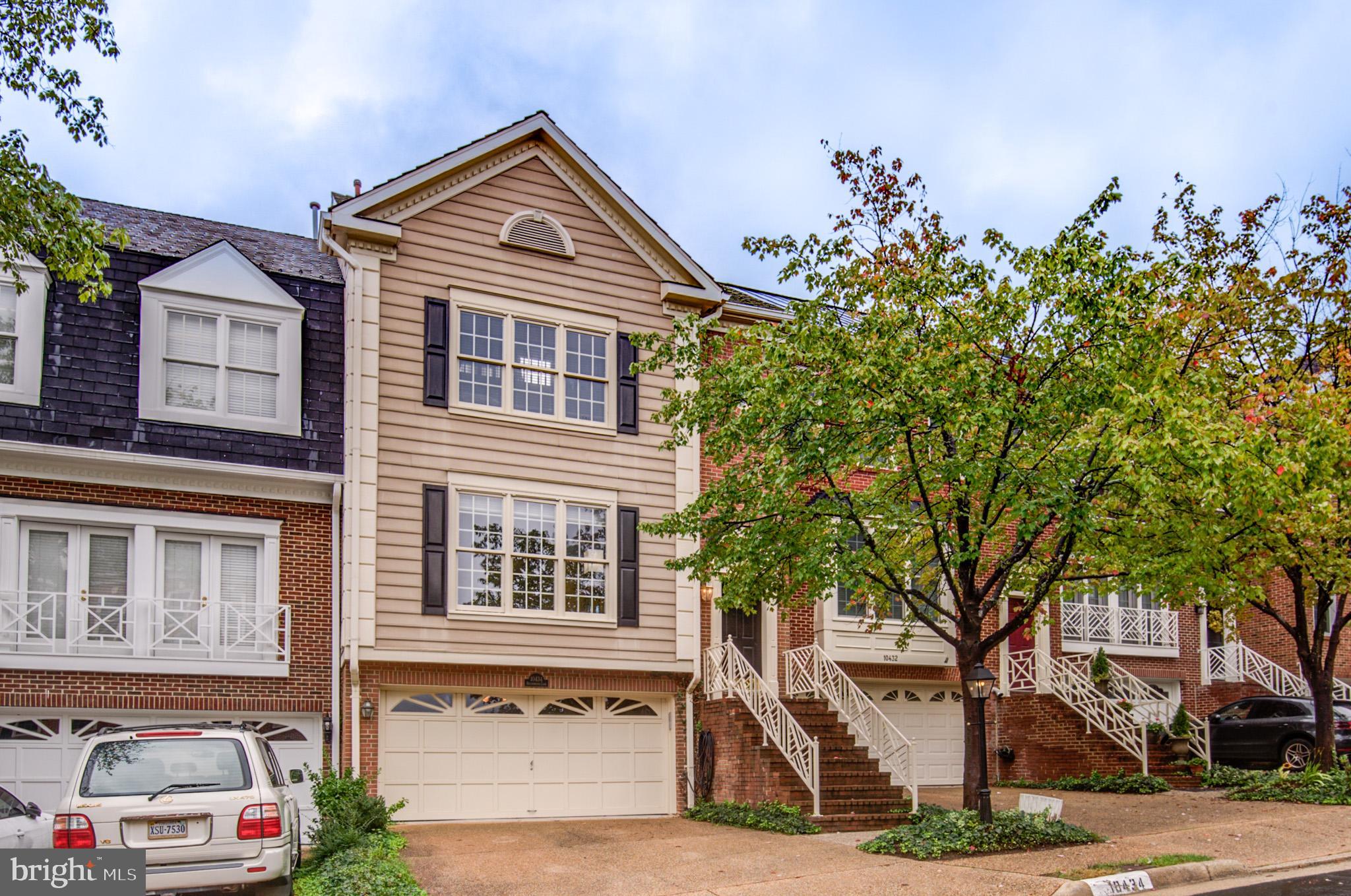 COURTHOUSE SQUARE - Residential