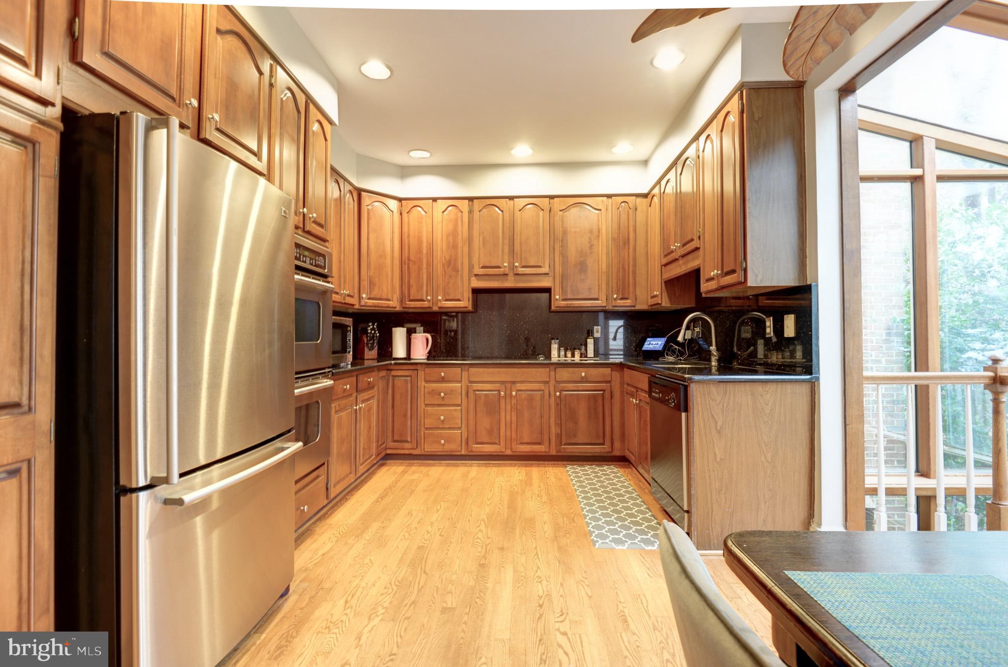 COURTHOUSE SQUARE - Residential