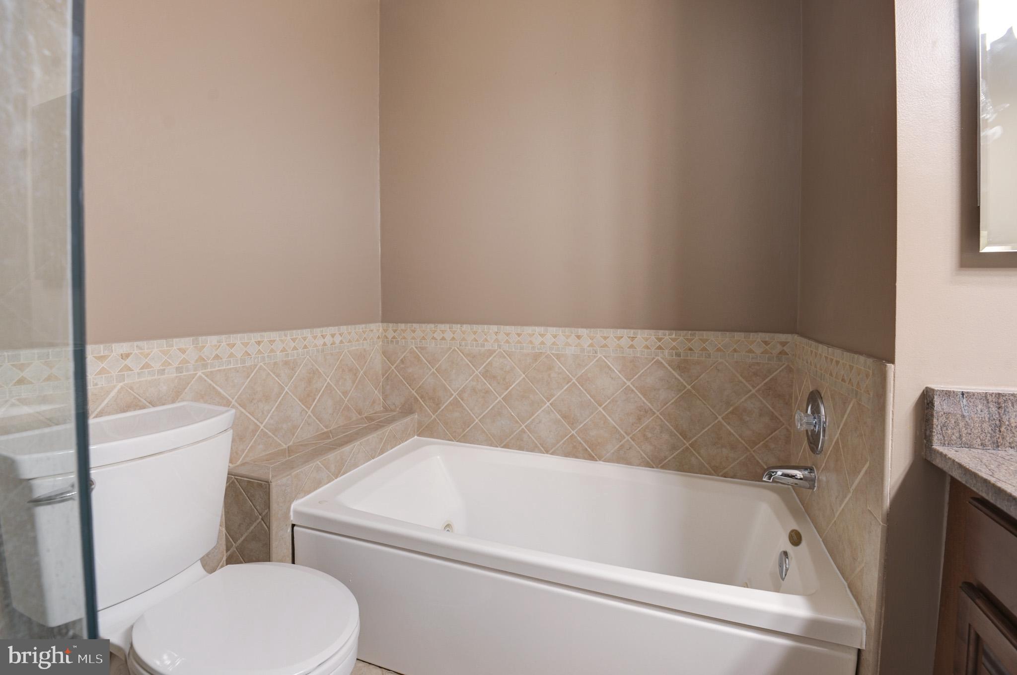 COURTHOUSE SQUARE - Residential