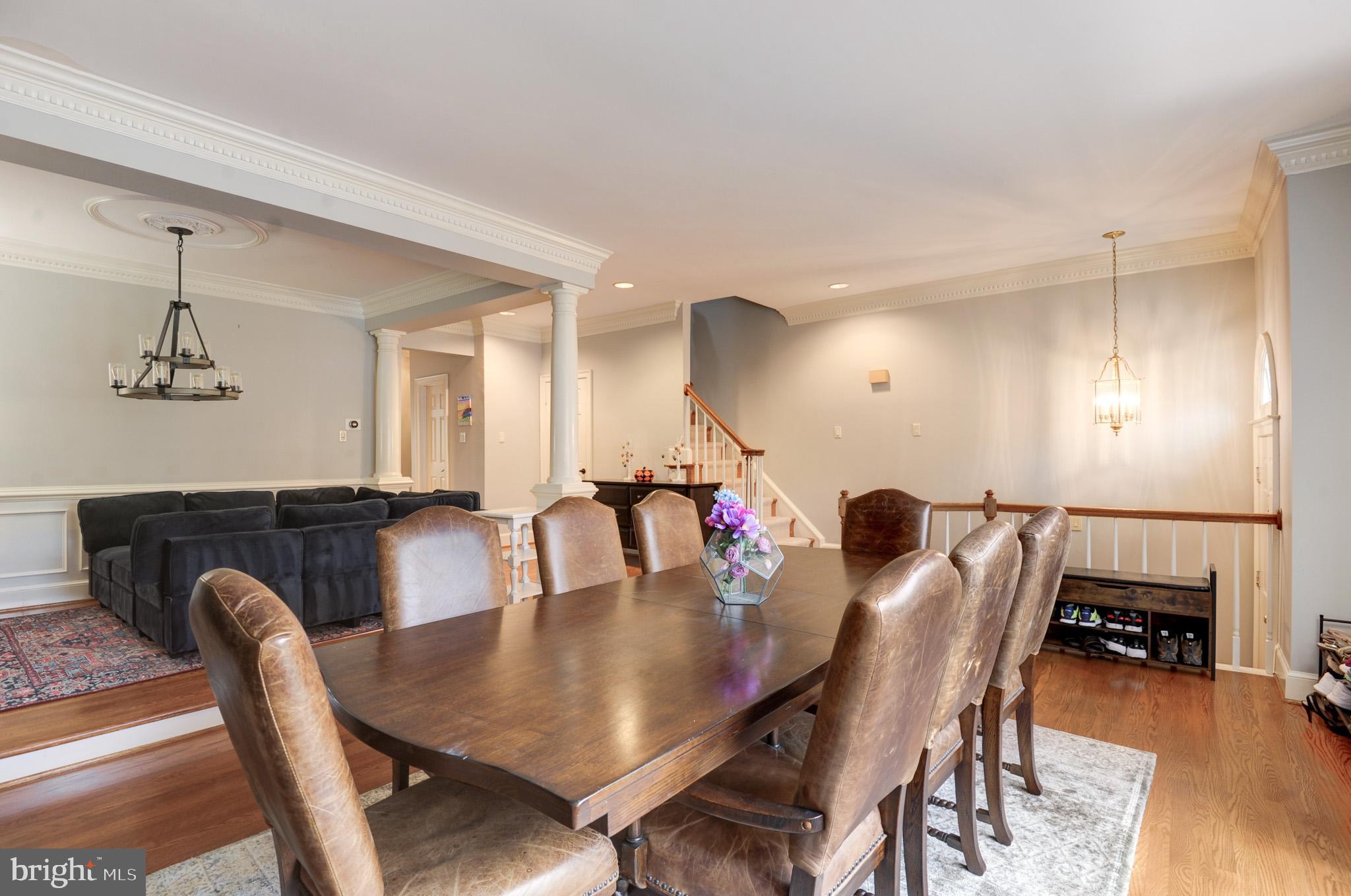 COURTHOUSE SQUARE - Residential