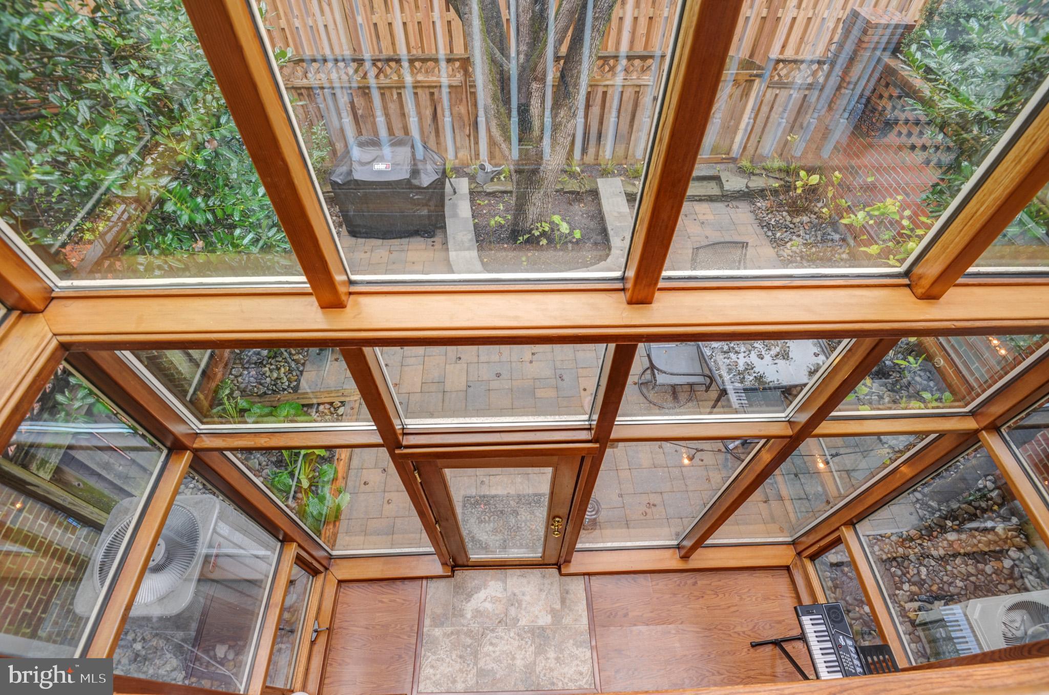 COURTHOUSE SQUARE - Residential