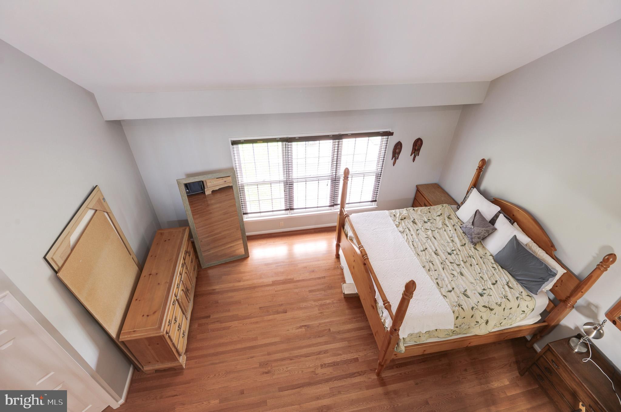 COURTHOUSE SQUARE - Residential