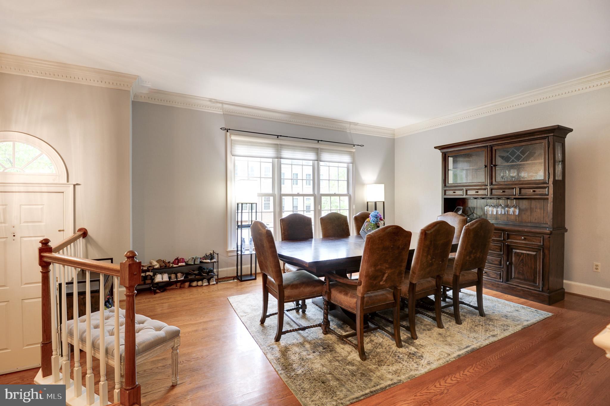 COURTHOUSE SQUARE - Residential