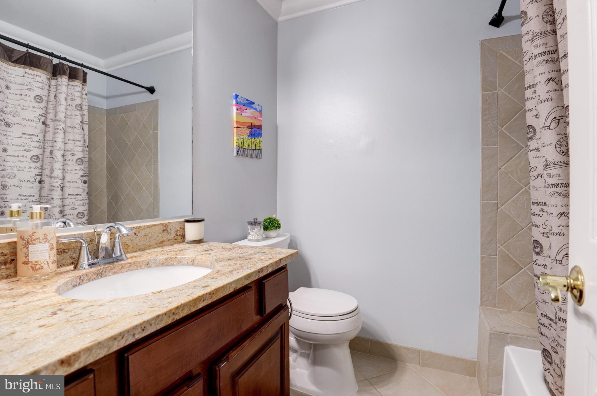 COURTHOUSE SQUARE - Residential