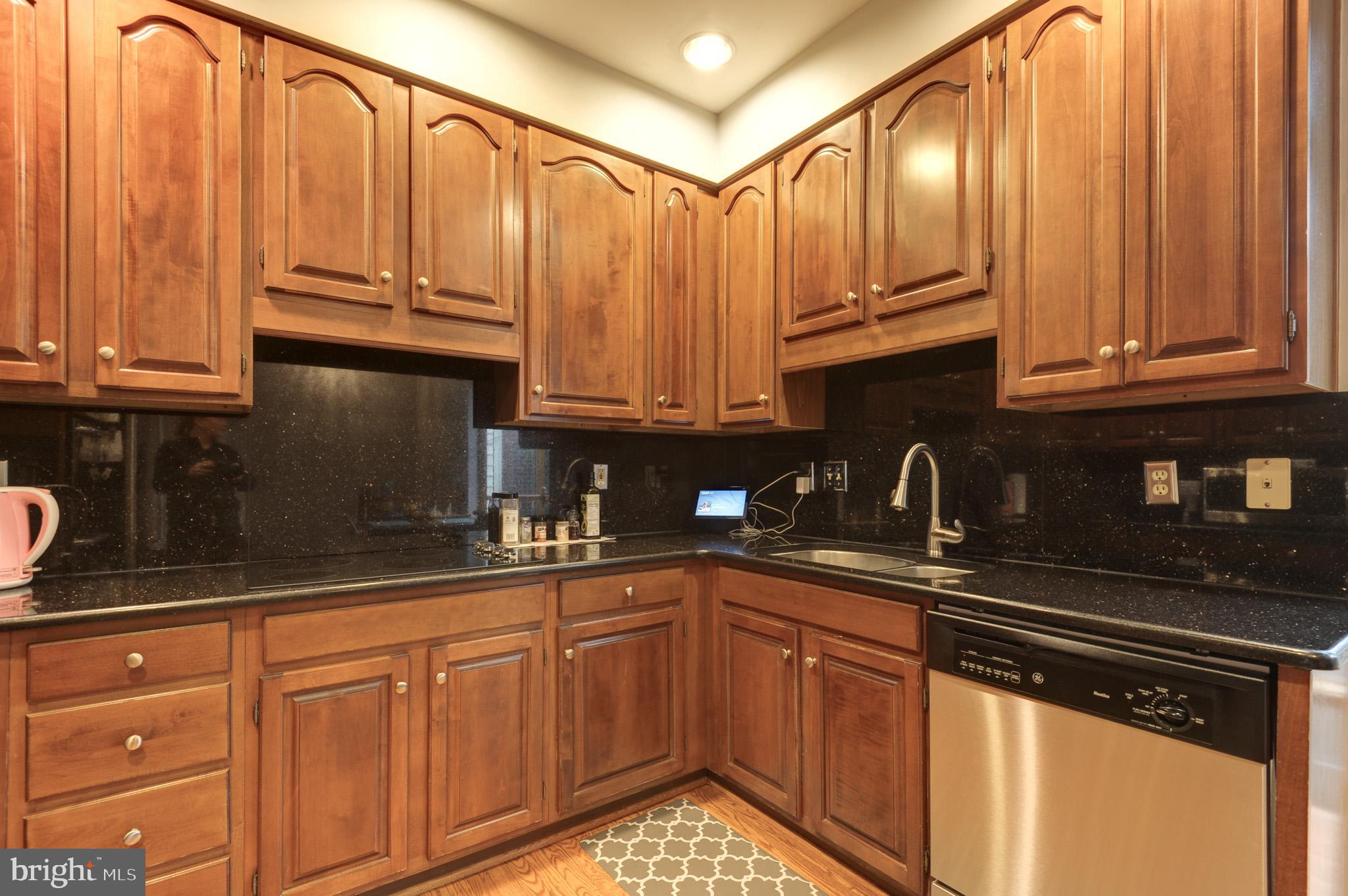 COURTHOUSE SQUARE - Residential