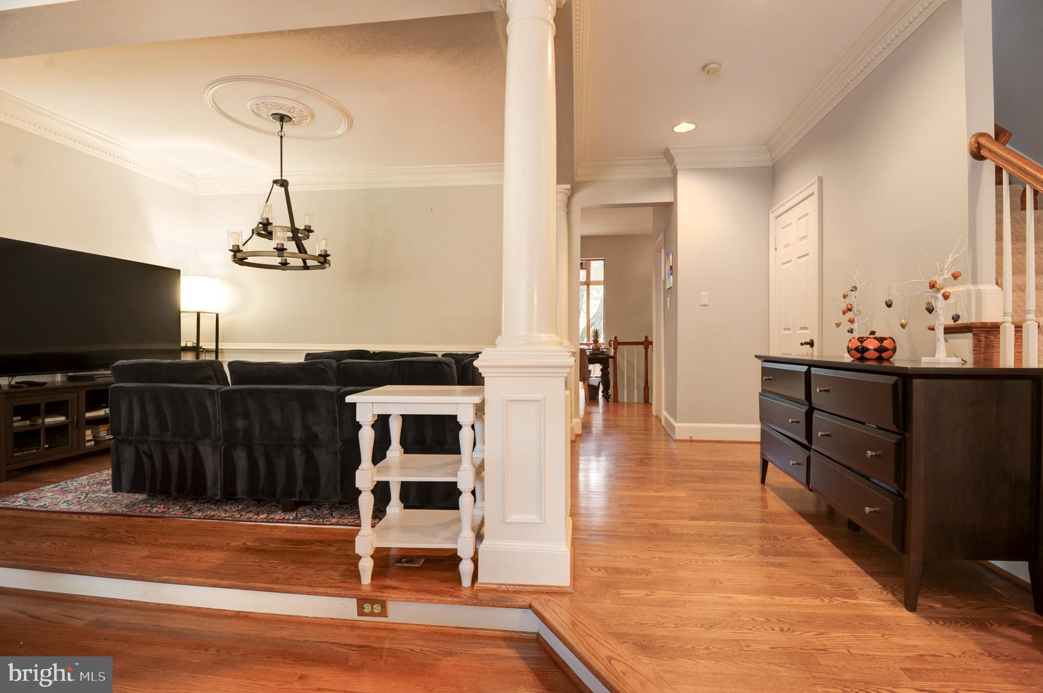 COURTHOUSE SQUARE - Residential