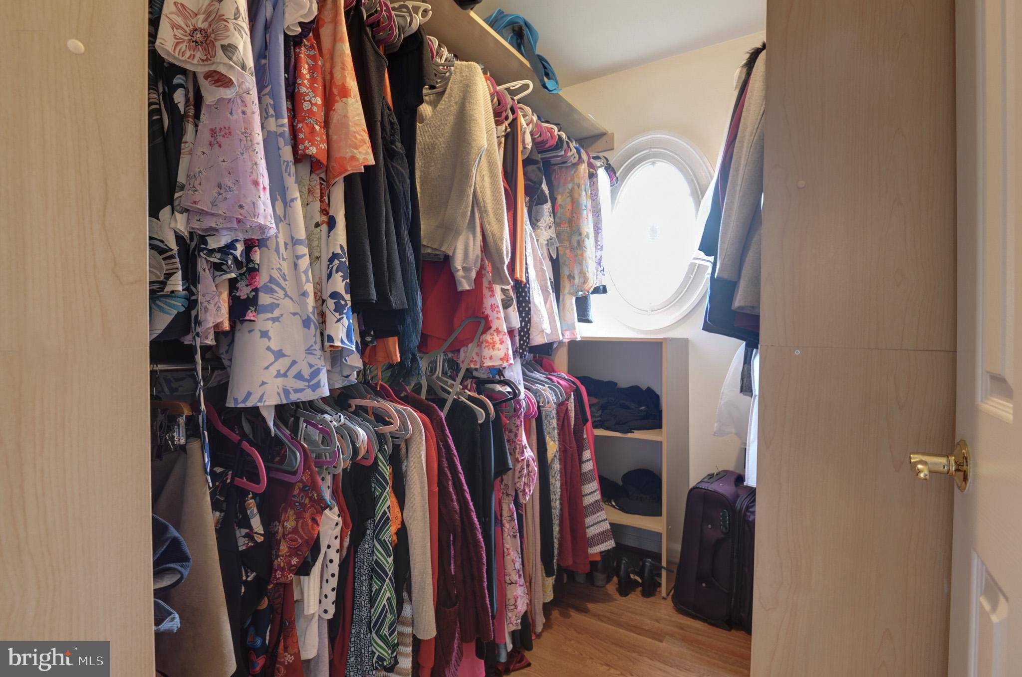 COURTHOUSE SQUARE - Residential