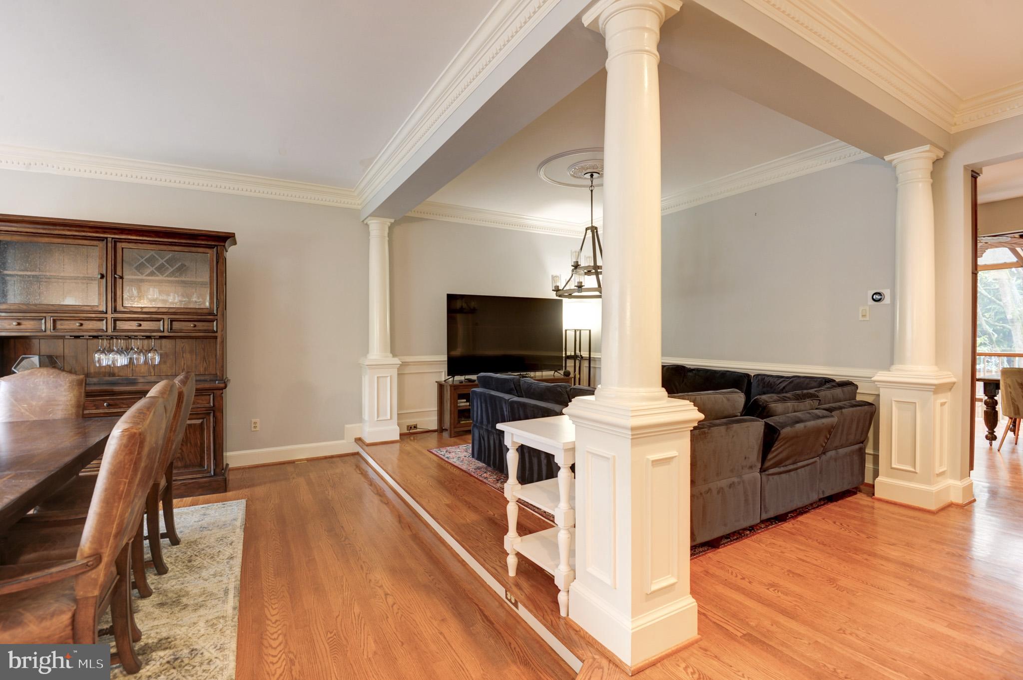 COURTHOUSE SQUARE - Residential