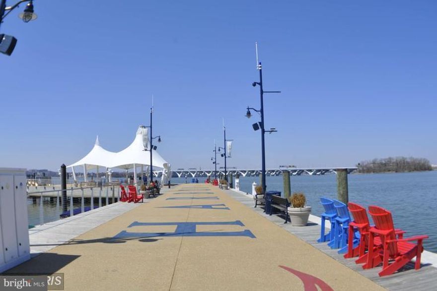 Luxury condo in prestigious national harbor area! 1 large bedroom and 1 full bath with a den;1 car garage space with additional one 1 garage space available by end of June( monthly fee may apply ). Close to MGM, Convention center, the Children museum , outlets , shops ,restaurants, hotels, walk to riverside. Next to I-95/495 , minutes to DC, VA . Must see!